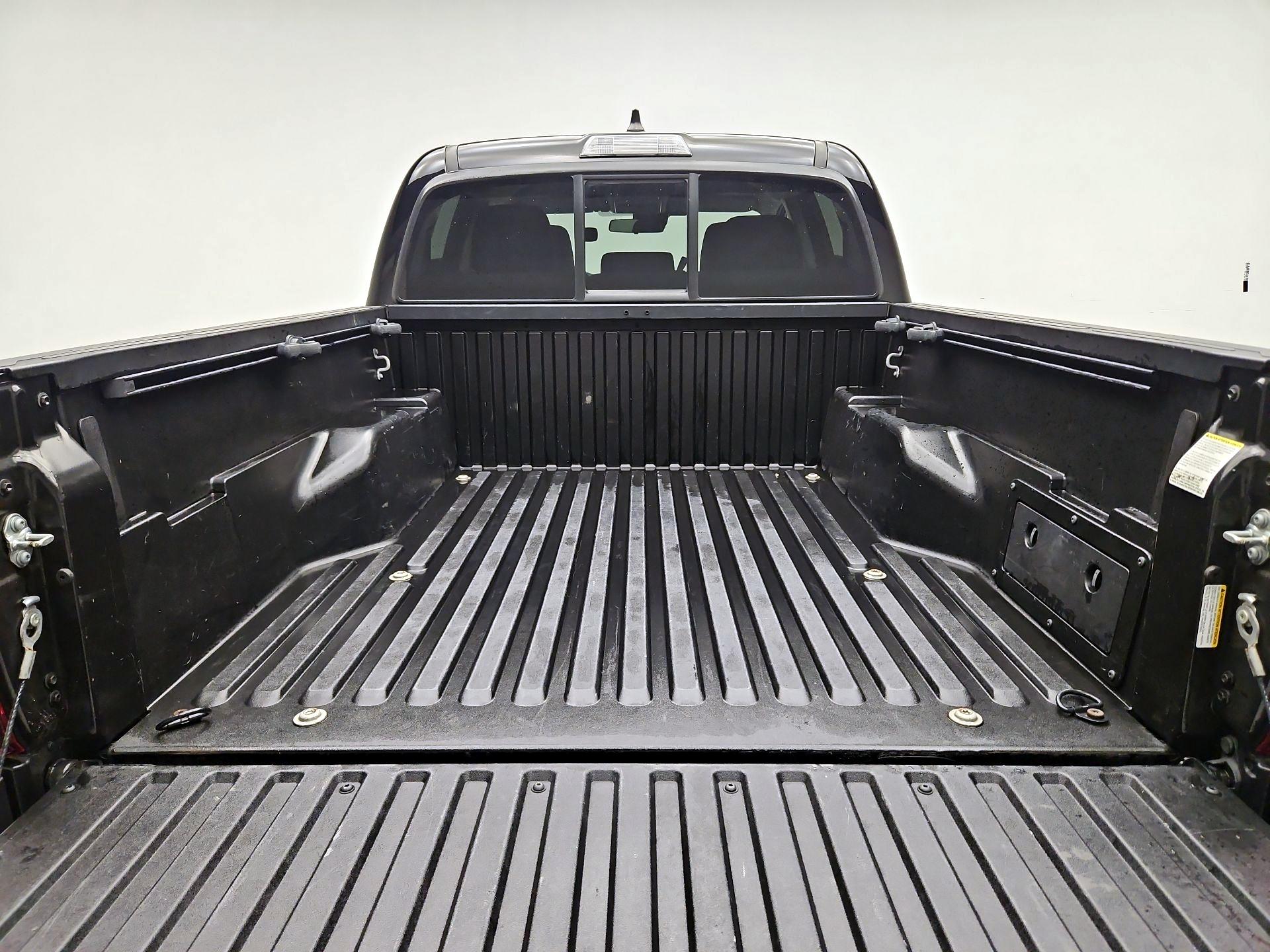 Thumbnail: 2022 Toyota Tacoma - 20