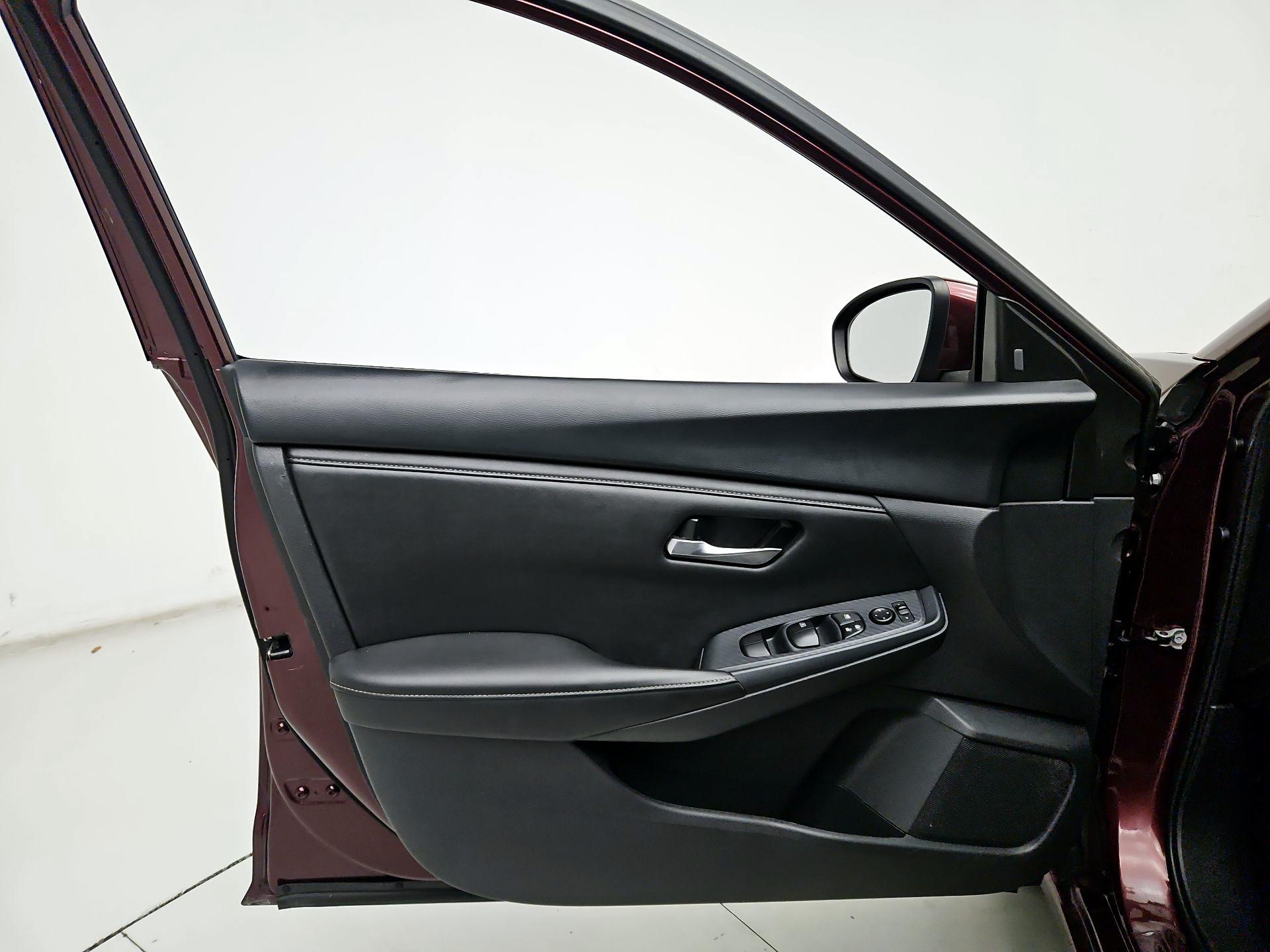Thumbnail: 2023 Nissan Sentra - 12