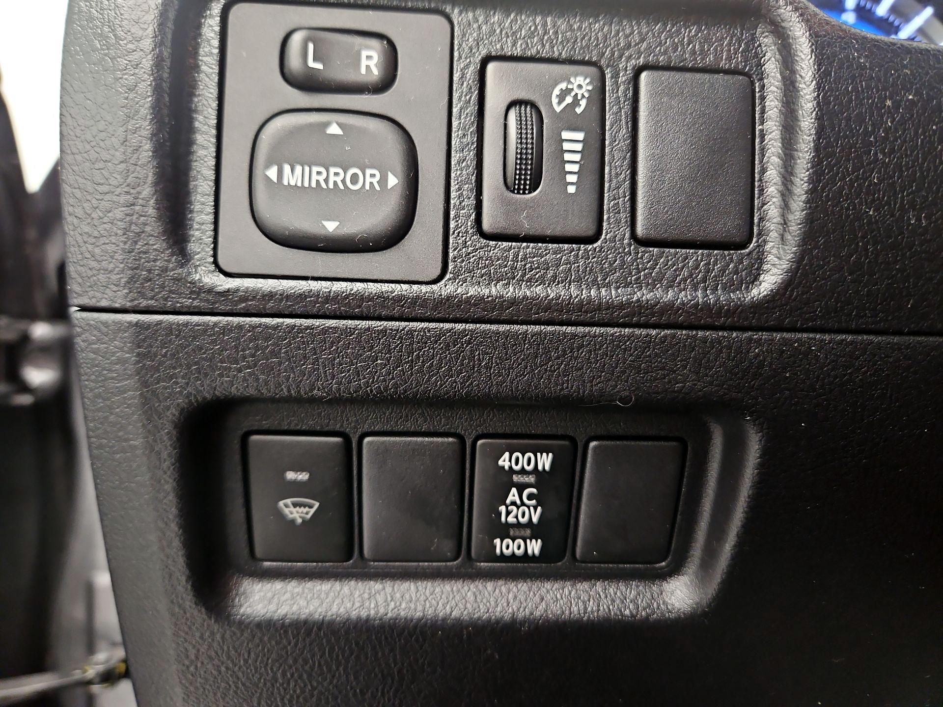 Thumbnail: 2014 Toyota 4Runner - 13