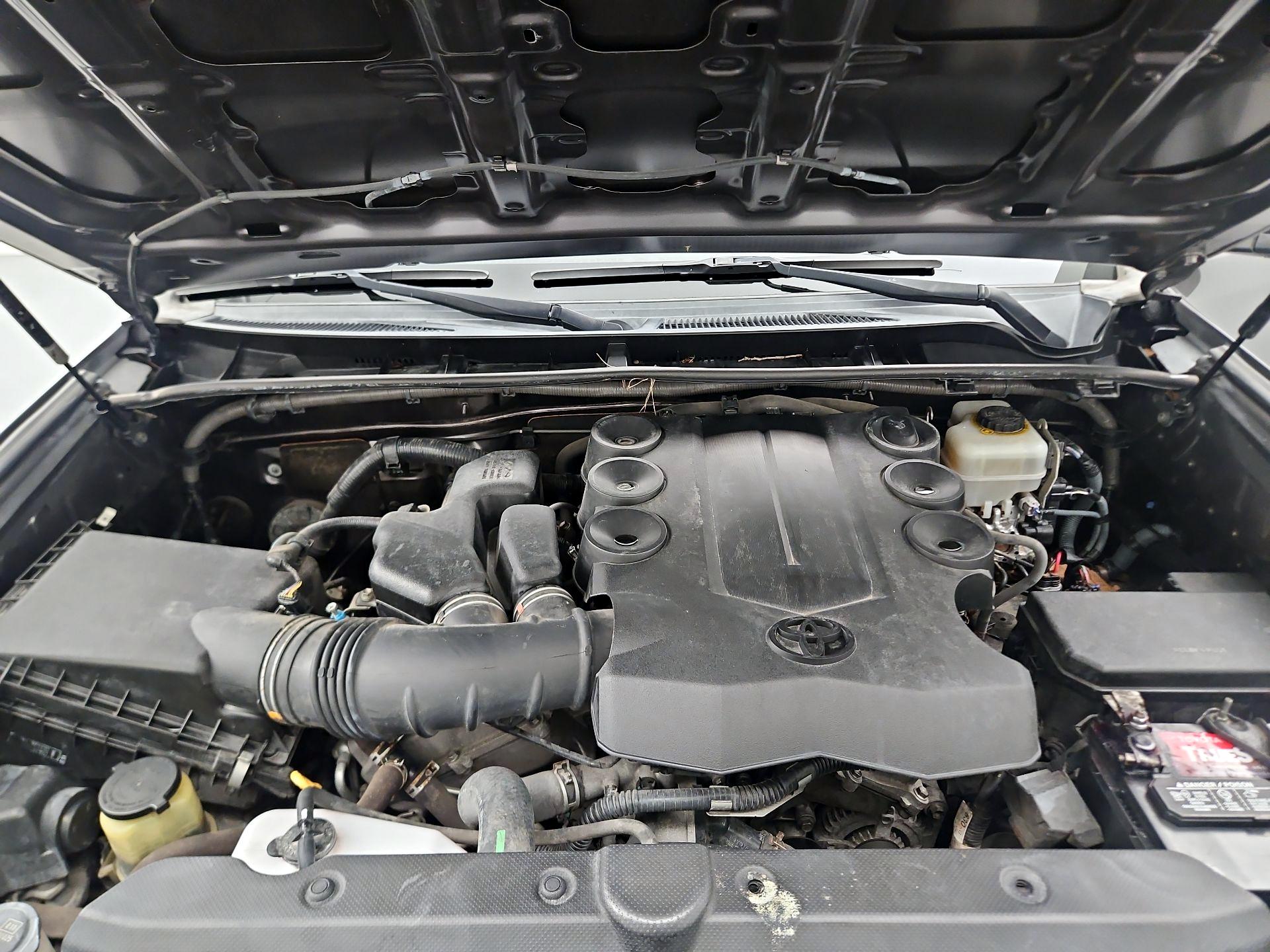 Thumbnail: 2014 Toyota 4Runner - 20