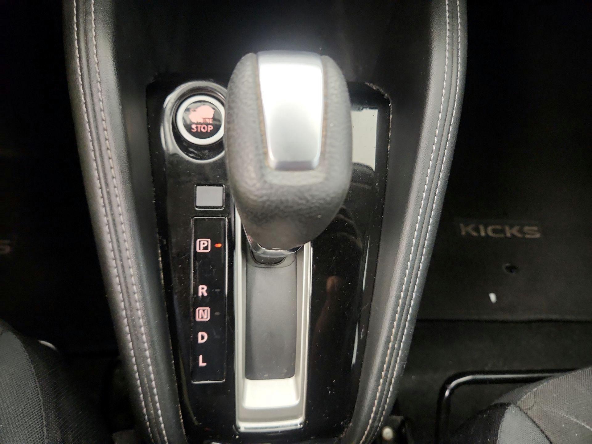 Thumbnail: 2018 Nissan Kicks - 17