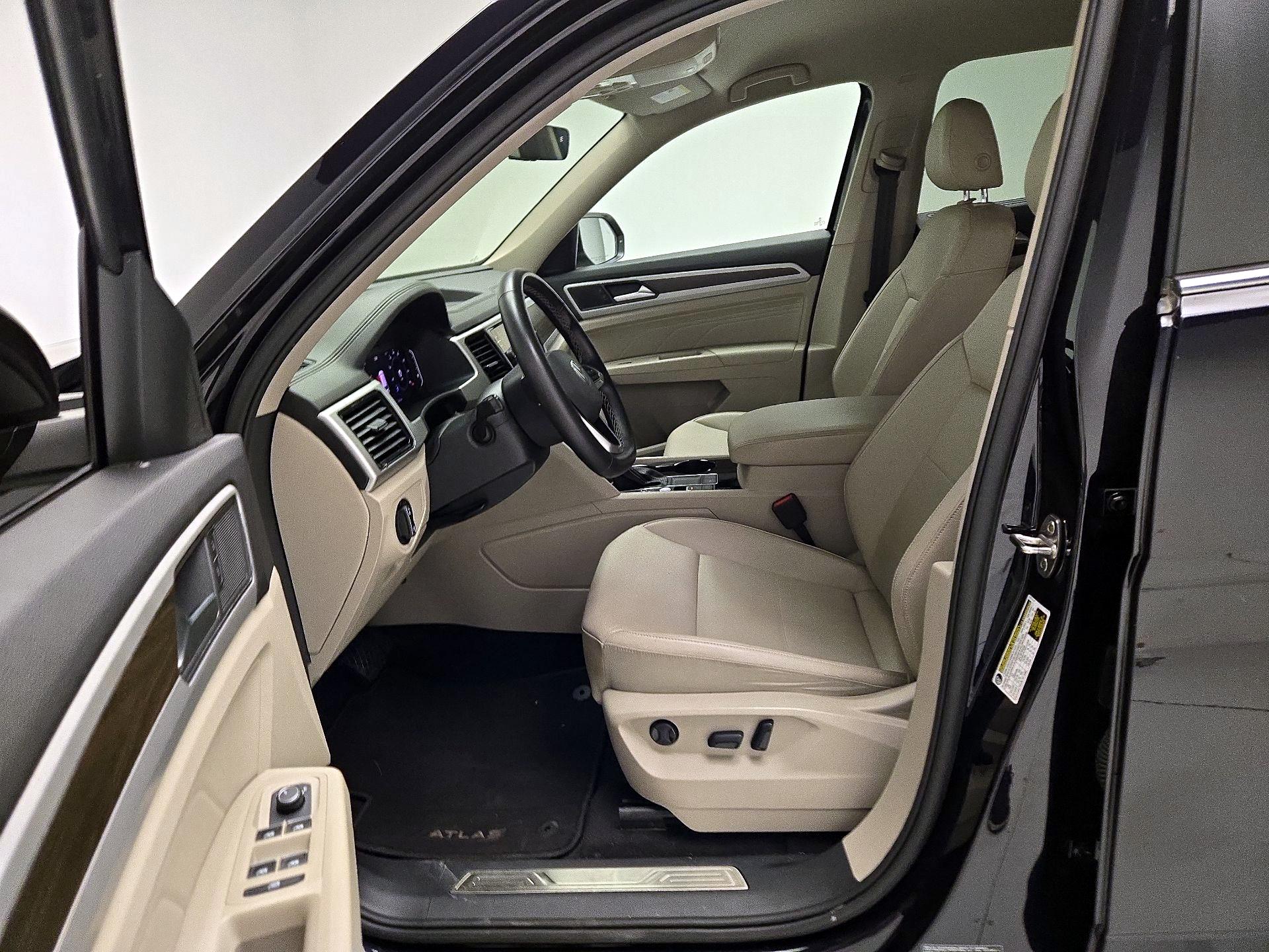 Thumbnail: 2022 Volkswagen Atlas - 11