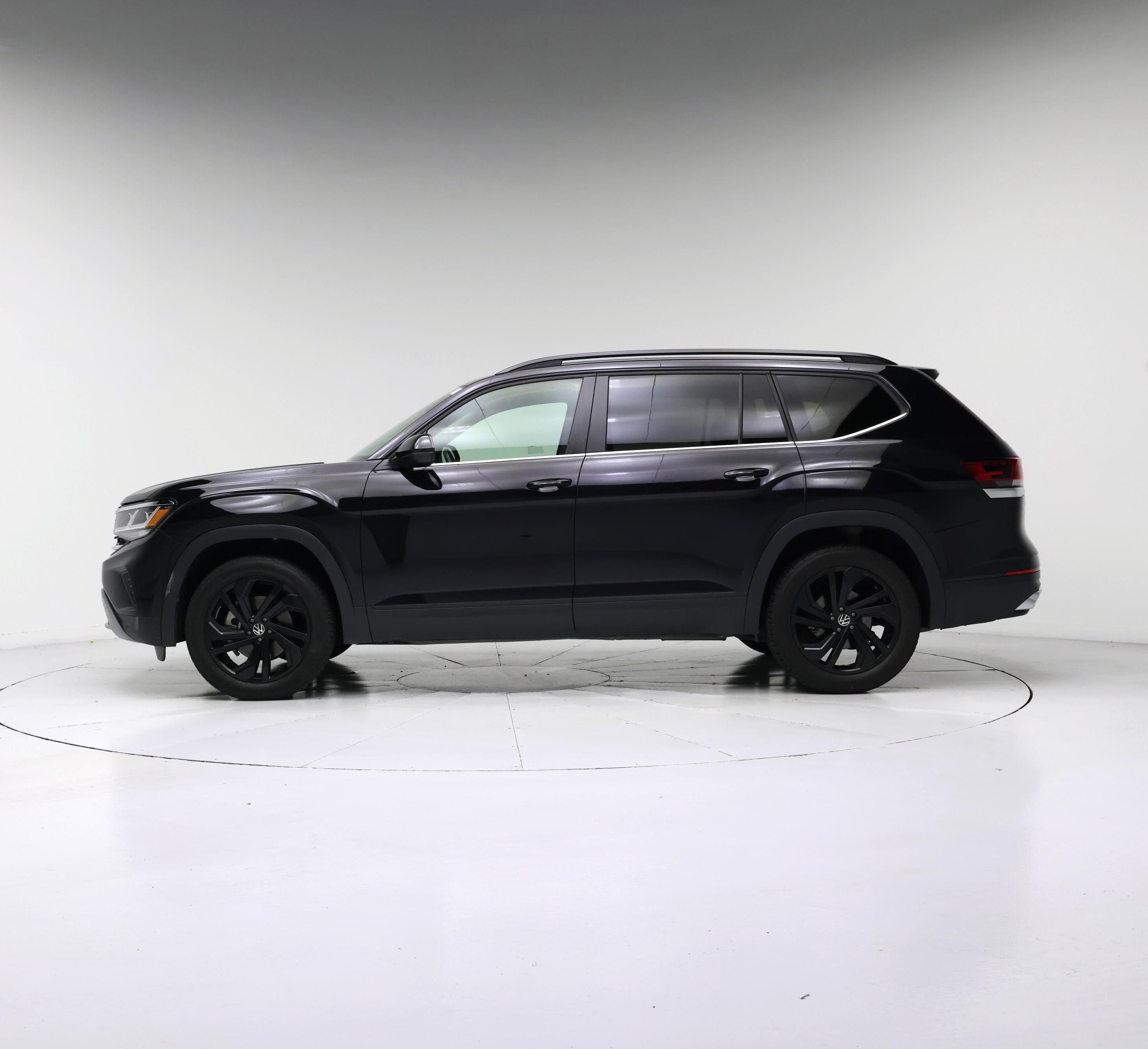 Thumbnail: 2022 Volkswagen Atlas - 3