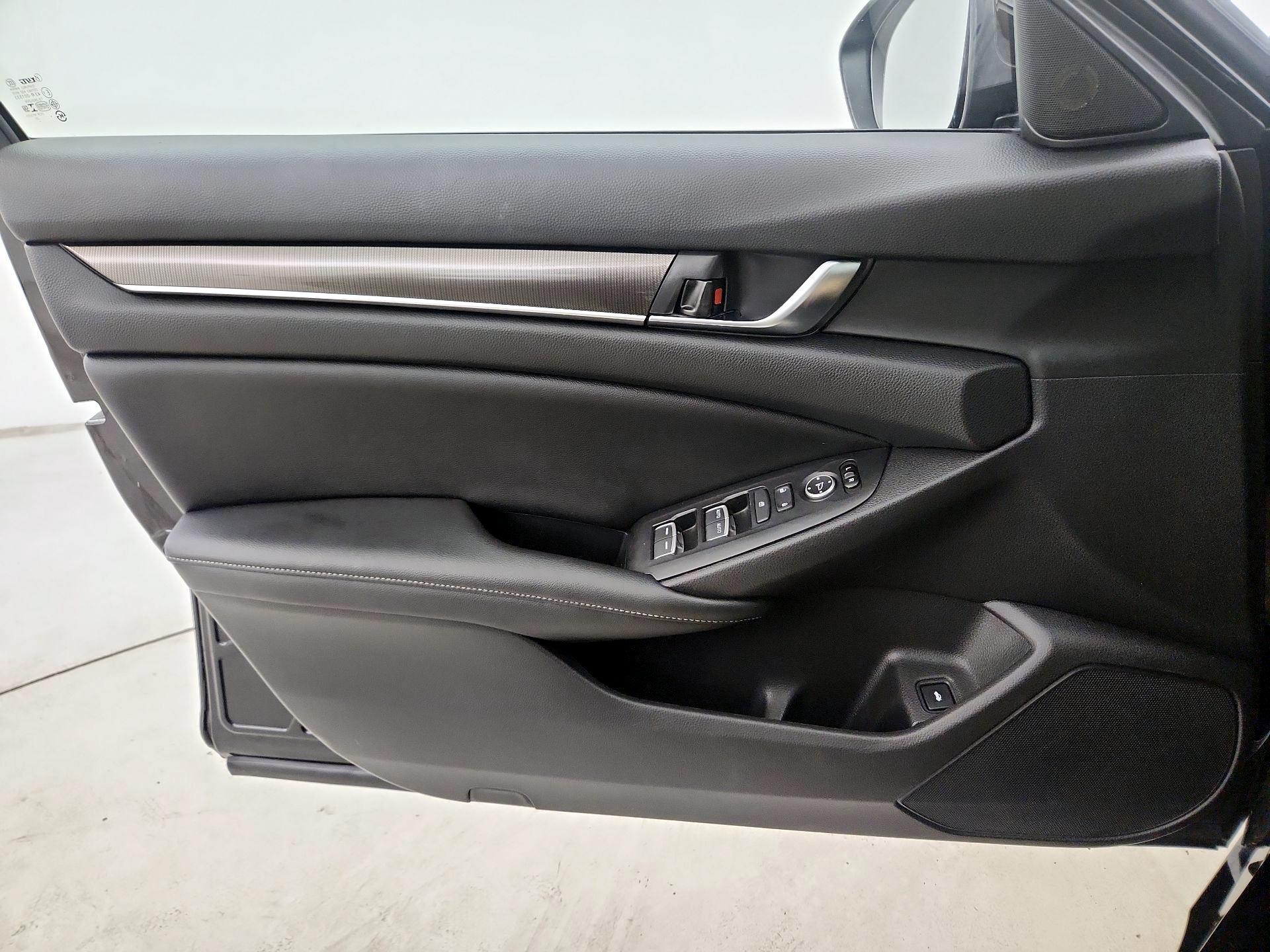 Thumbnail: 2018 Honda Accord - 12