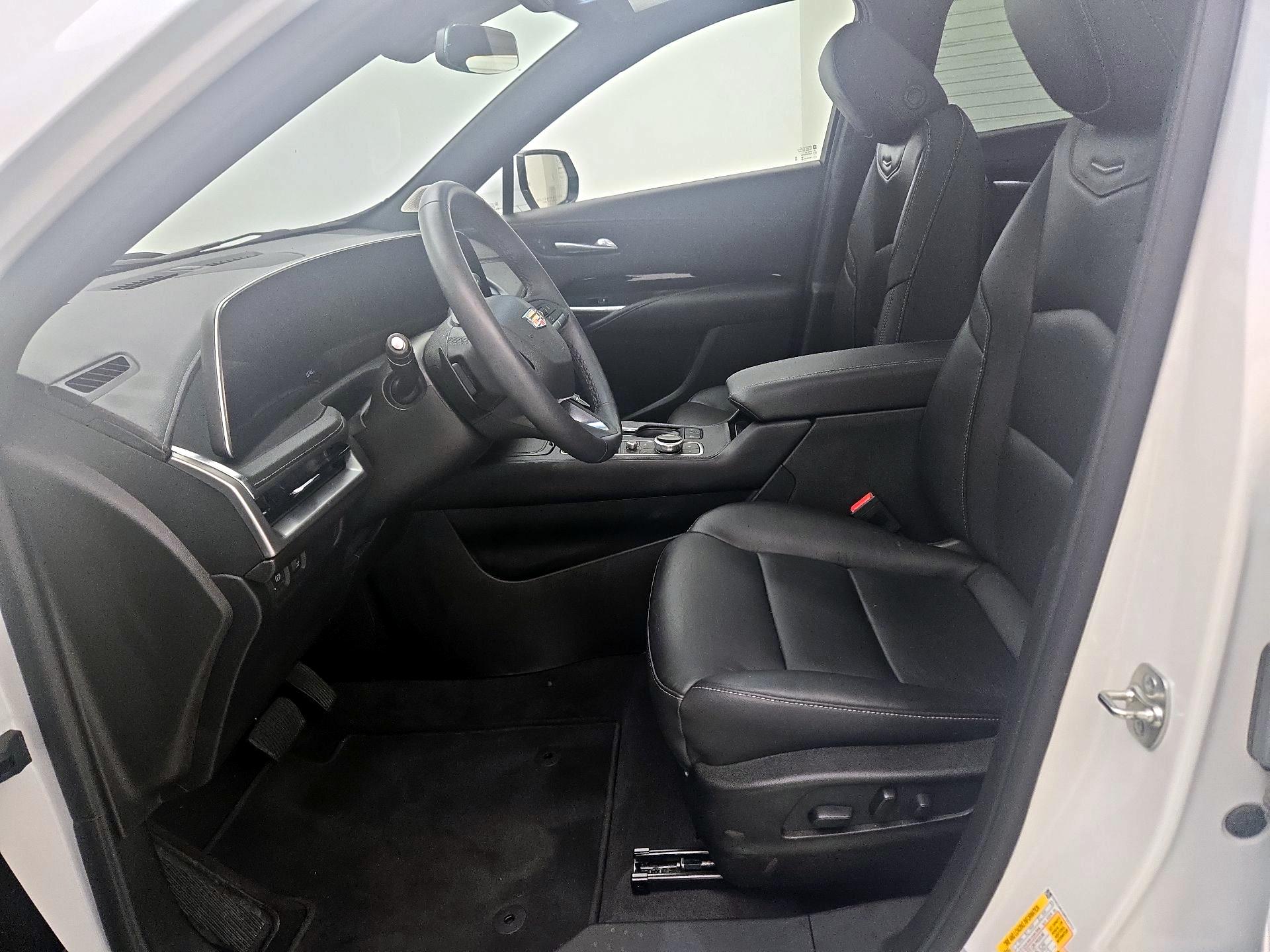Thumbnail: 2024 Cadillac XT4 - 11