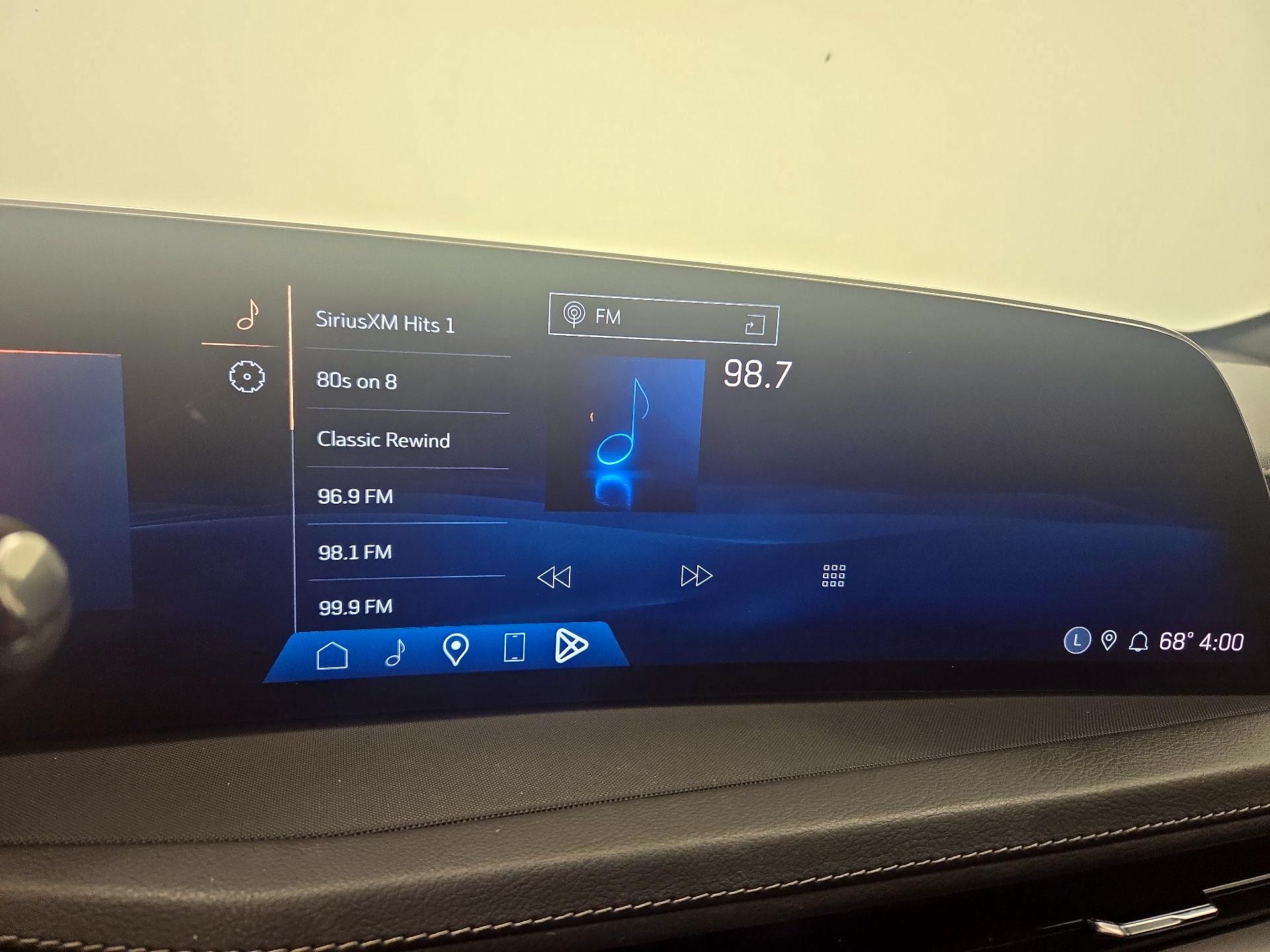 Thumbnail: 2024 Cadillac XT4 - 16