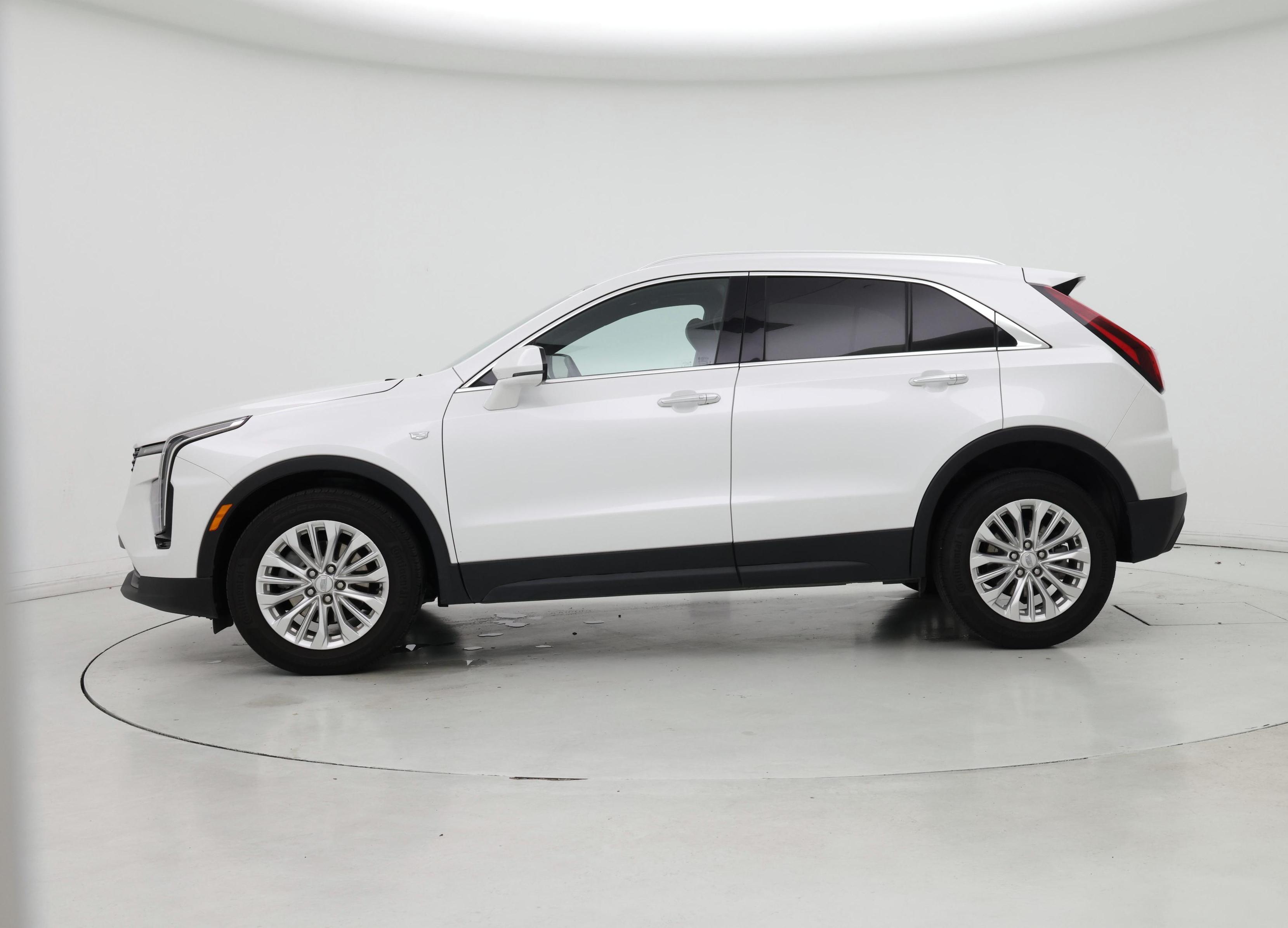 Thumbnail: 2024 Cadillac XT4 - 3