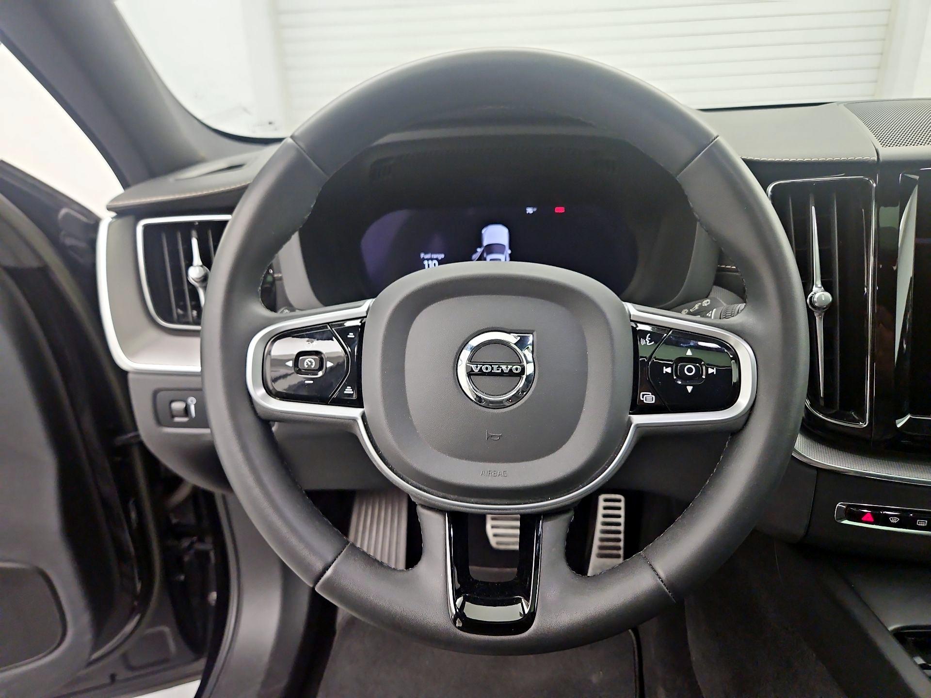 Thumbnail: 2022 Volvo XC60 - 10