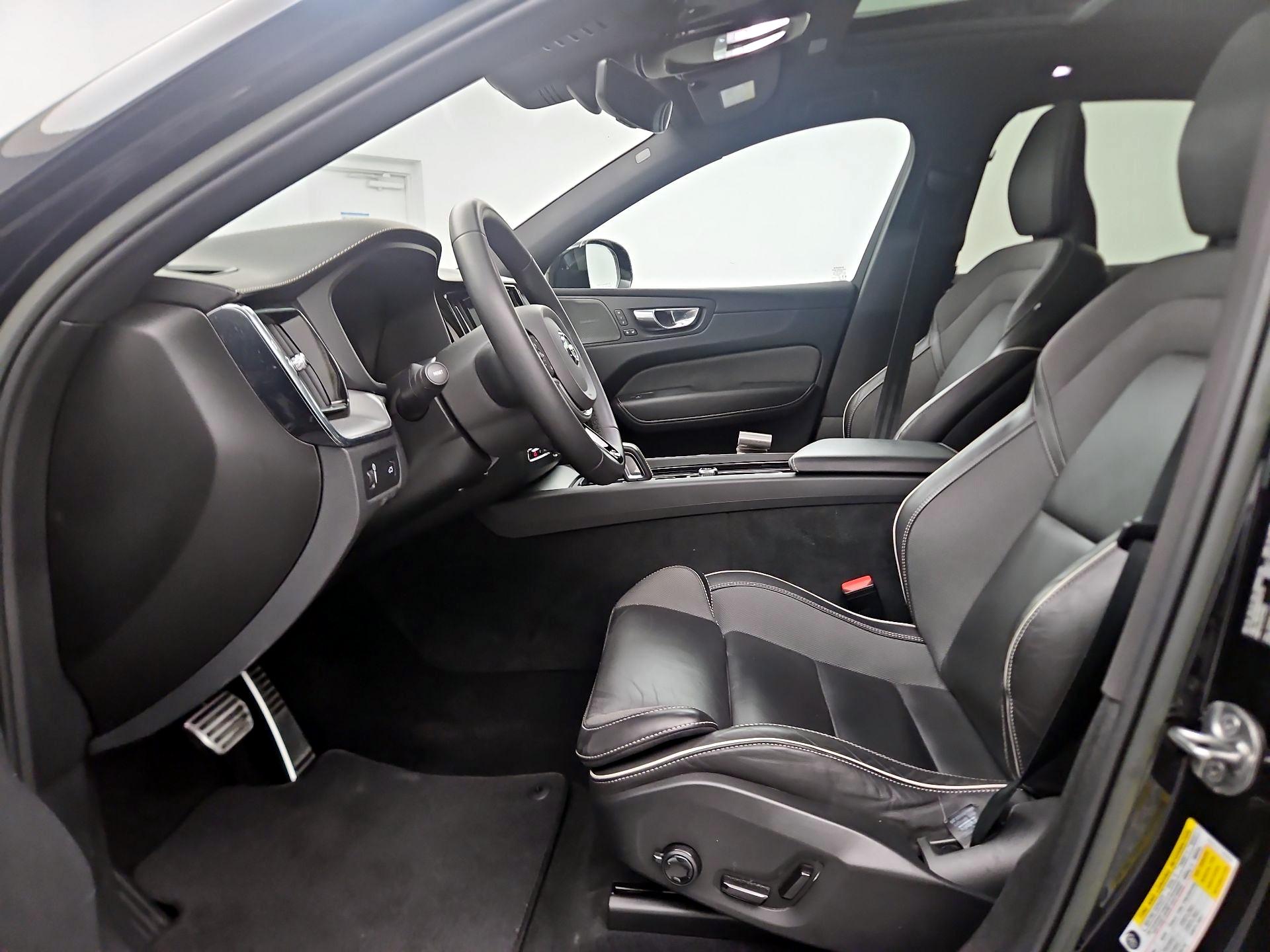 Thumbnail: 2022 Volvo XC60 - 11