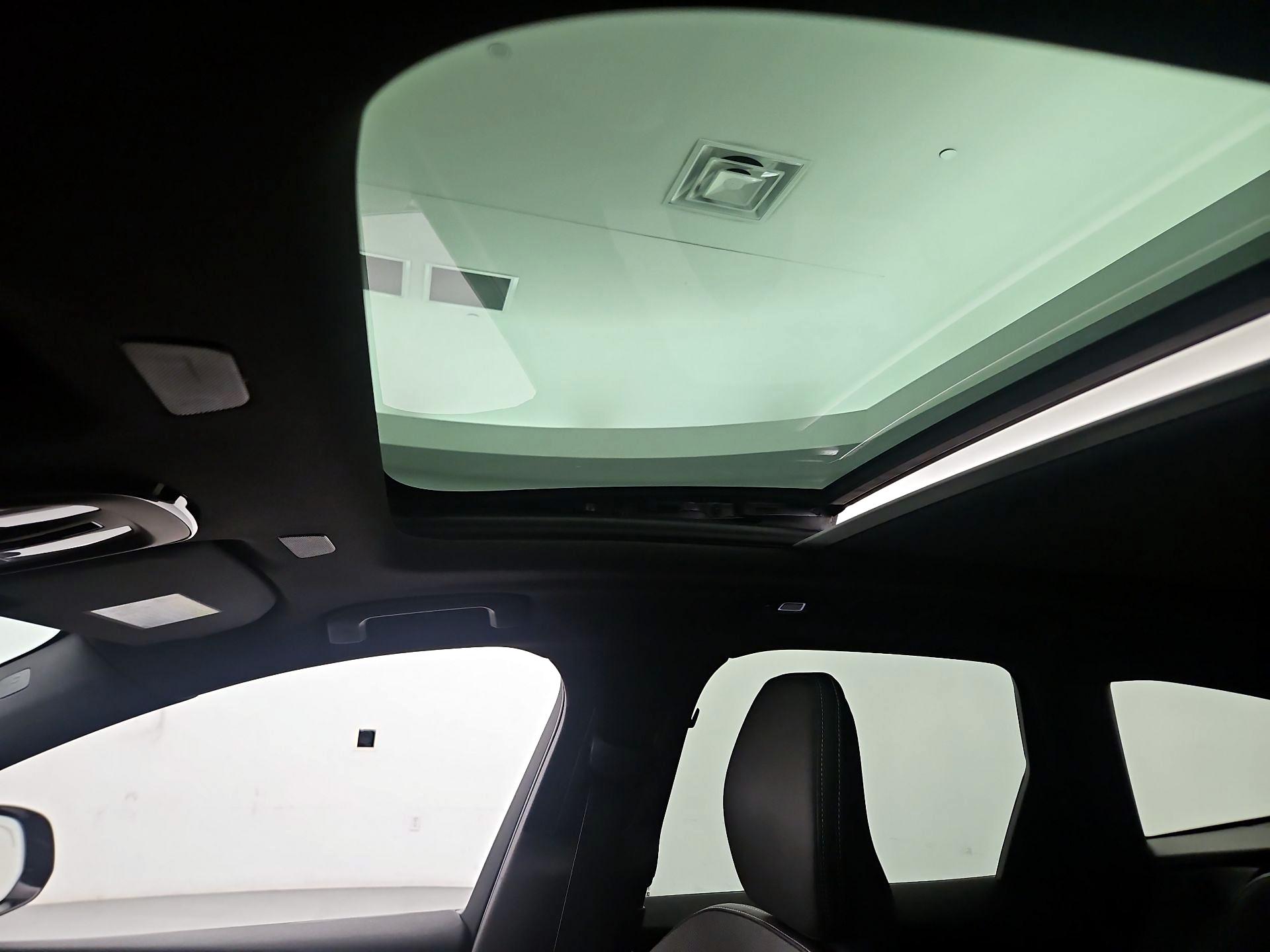 Thumbnail: 2022 Volvo XC60 - 17