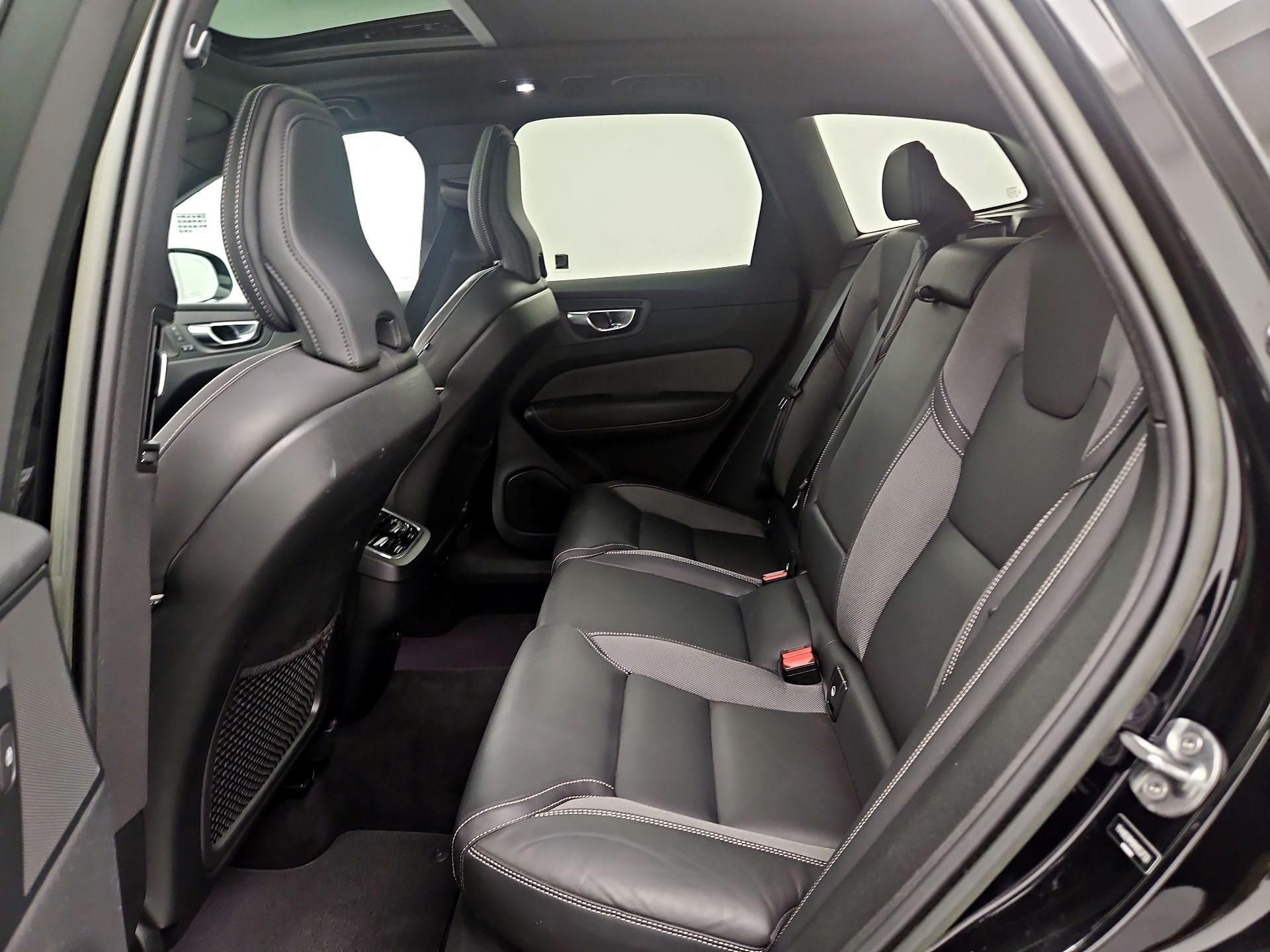 Thumbnail: 2022 Volvo XC60 - 18