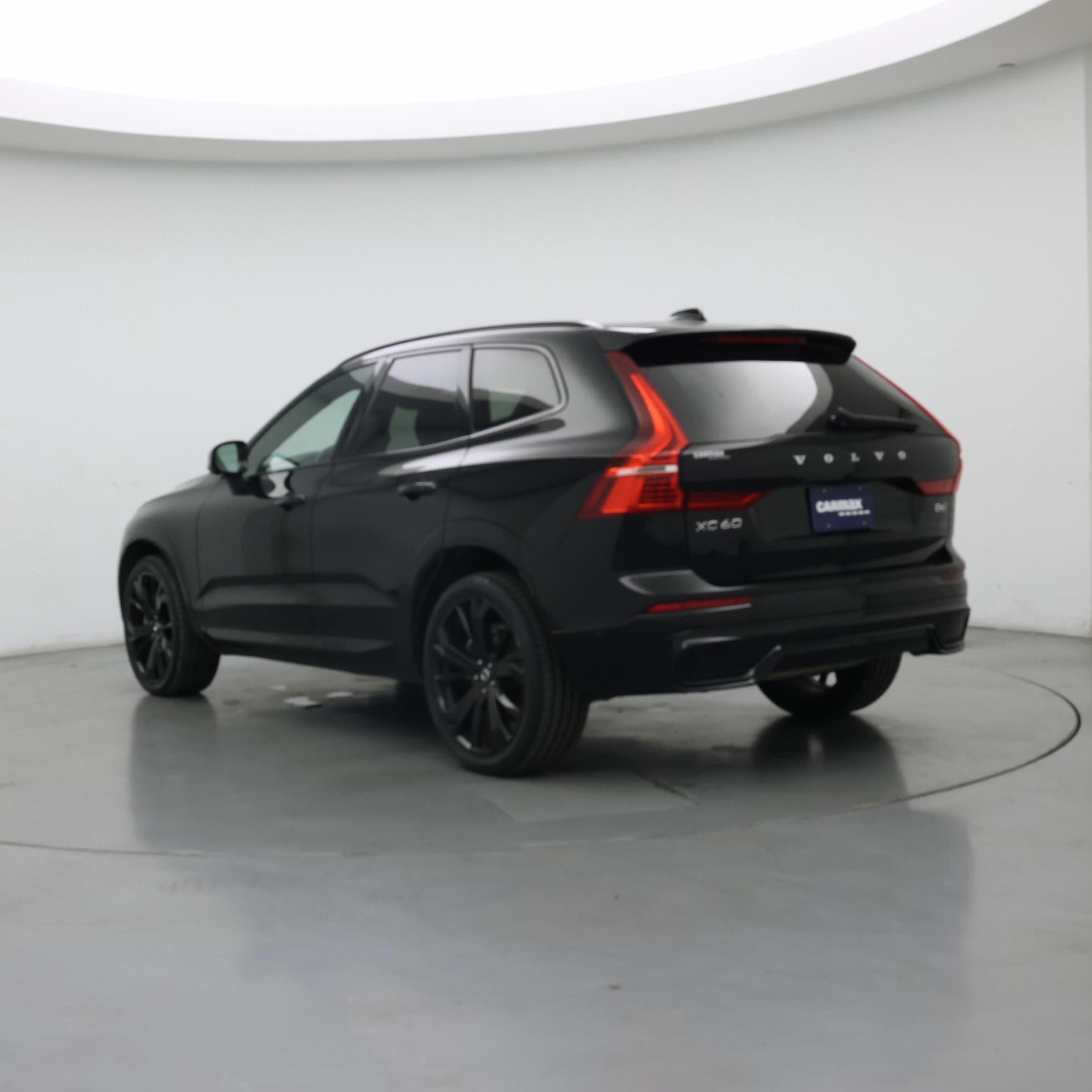 Thumbnail: 2022 Volvo XC60 - 2