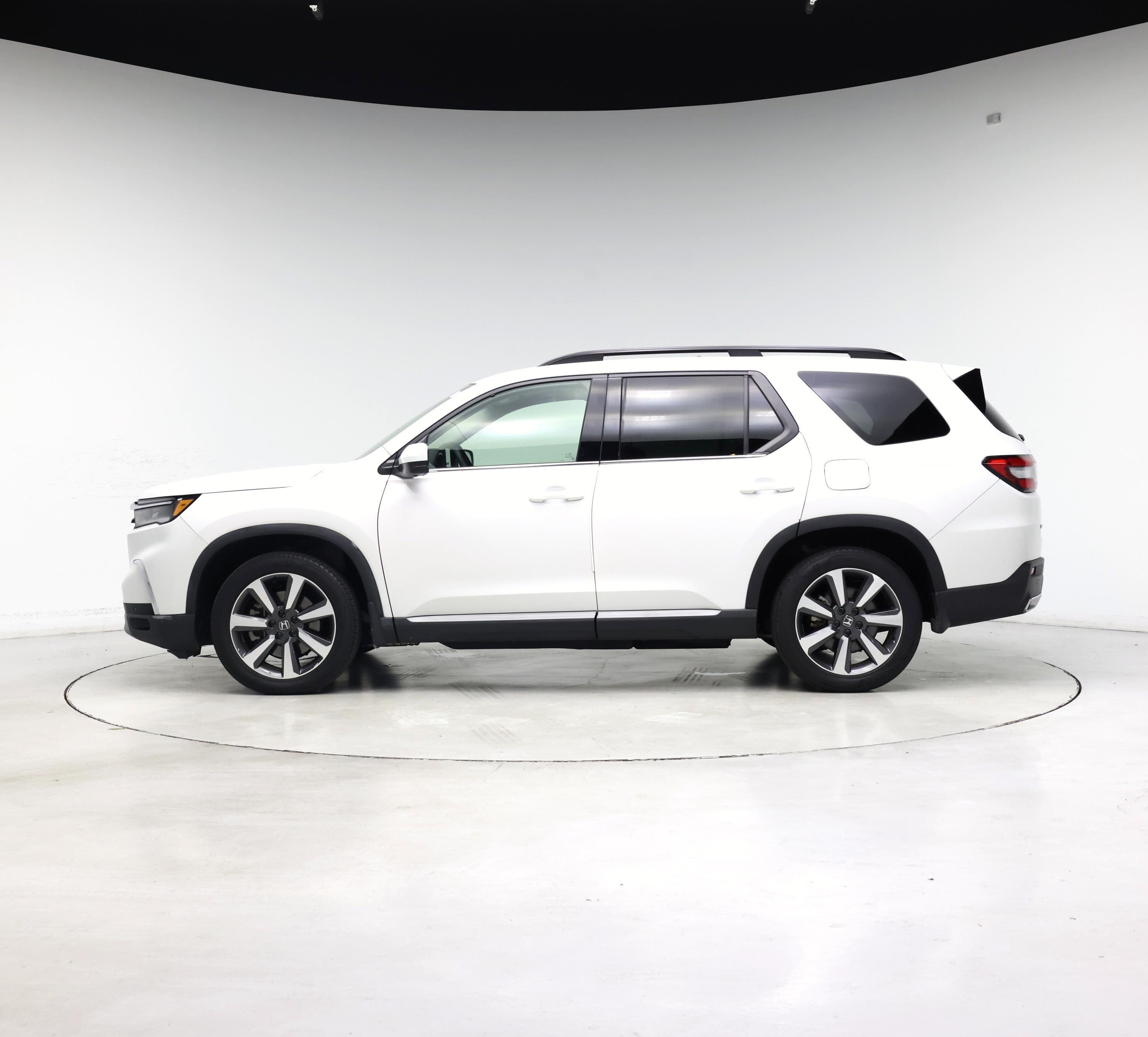 Thumbnail: 2023 Honda Pilot - 3