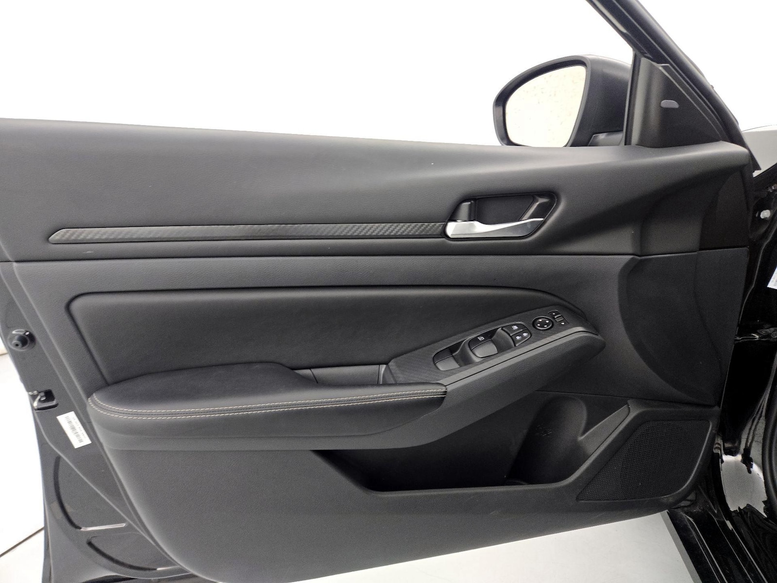 2025 Nissan Altima SV - Photo 13