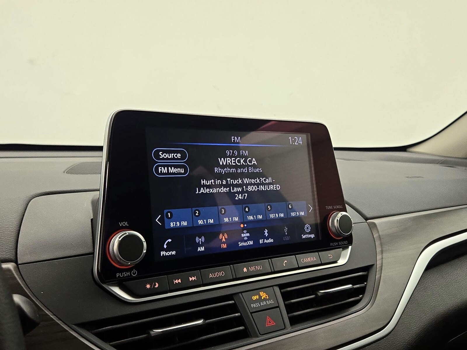 2025 Nissan Altima SV - Photo 16