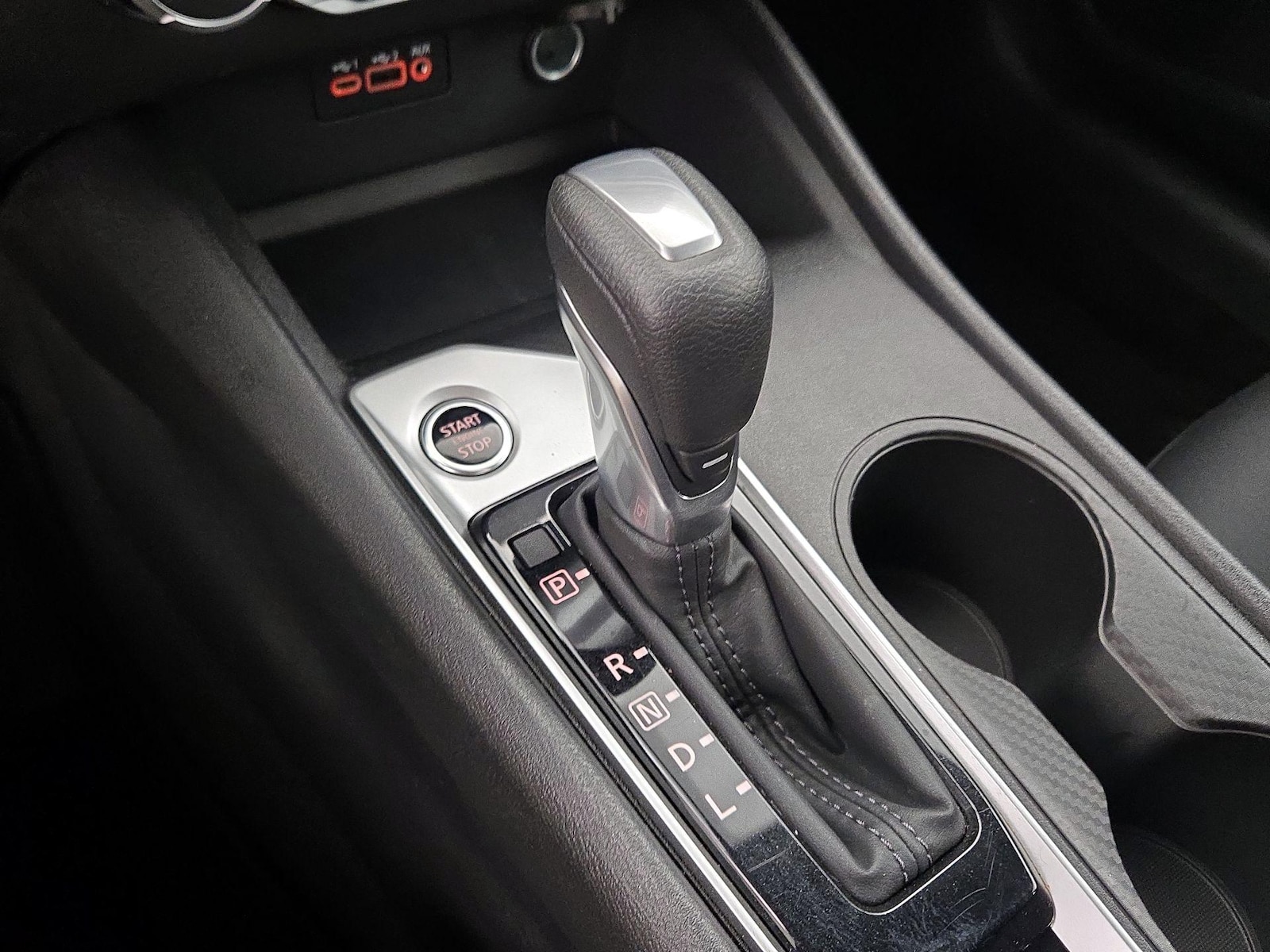 2025 Nissan Altima SV - Photo 18