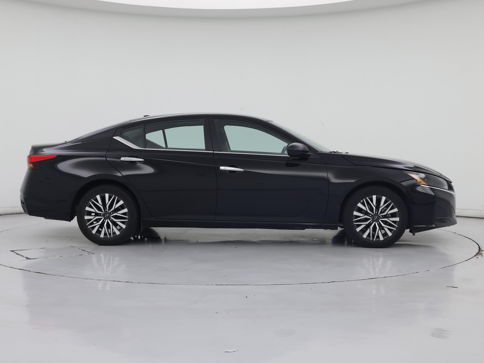 2025 Nissan Altima SV - Photo 8