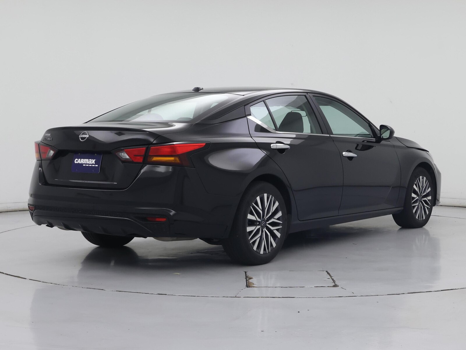 2025 Nissan Altima SV - Photo 9