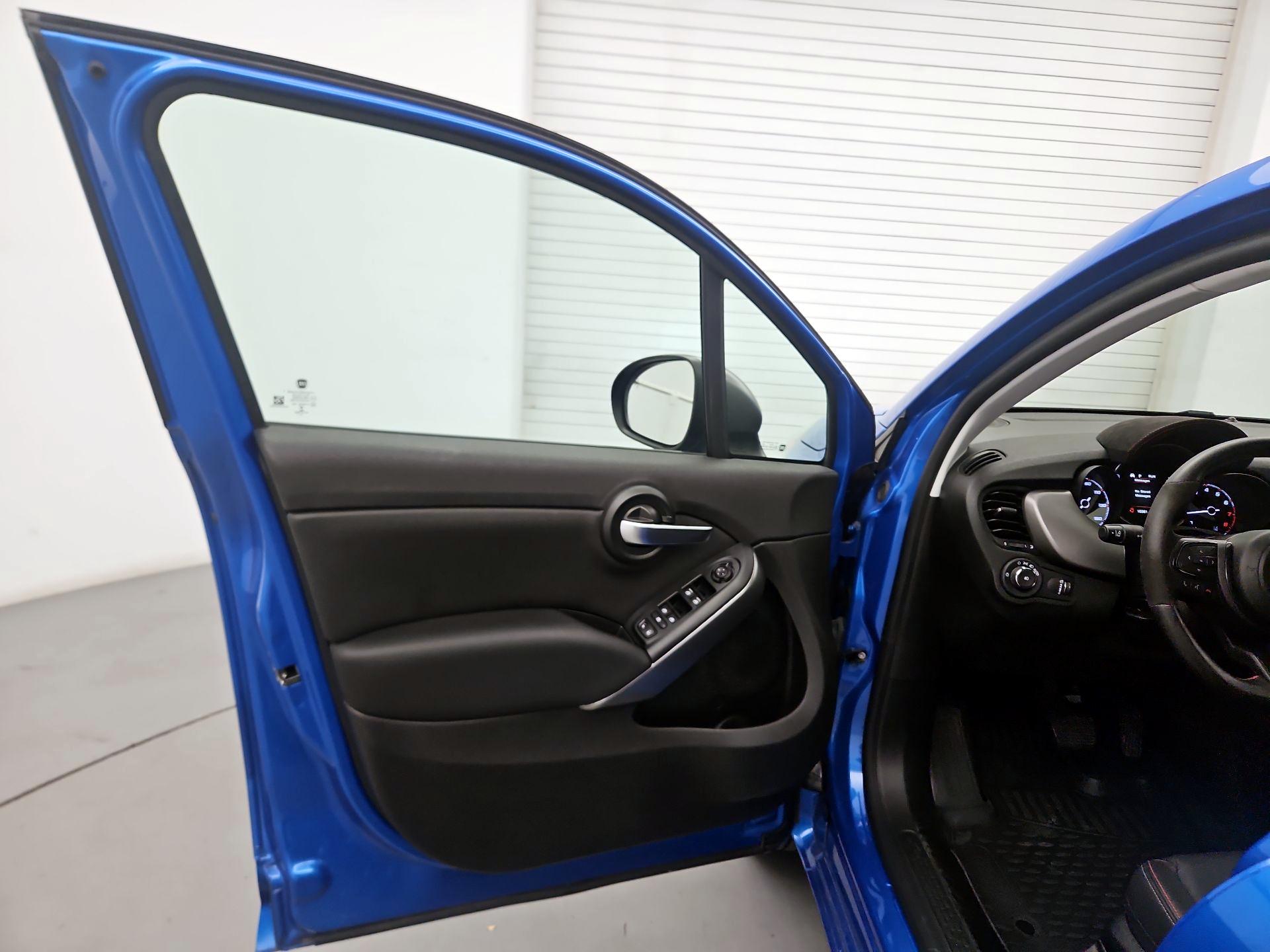 Thumbnail: 2023 Fiat 500X - 12