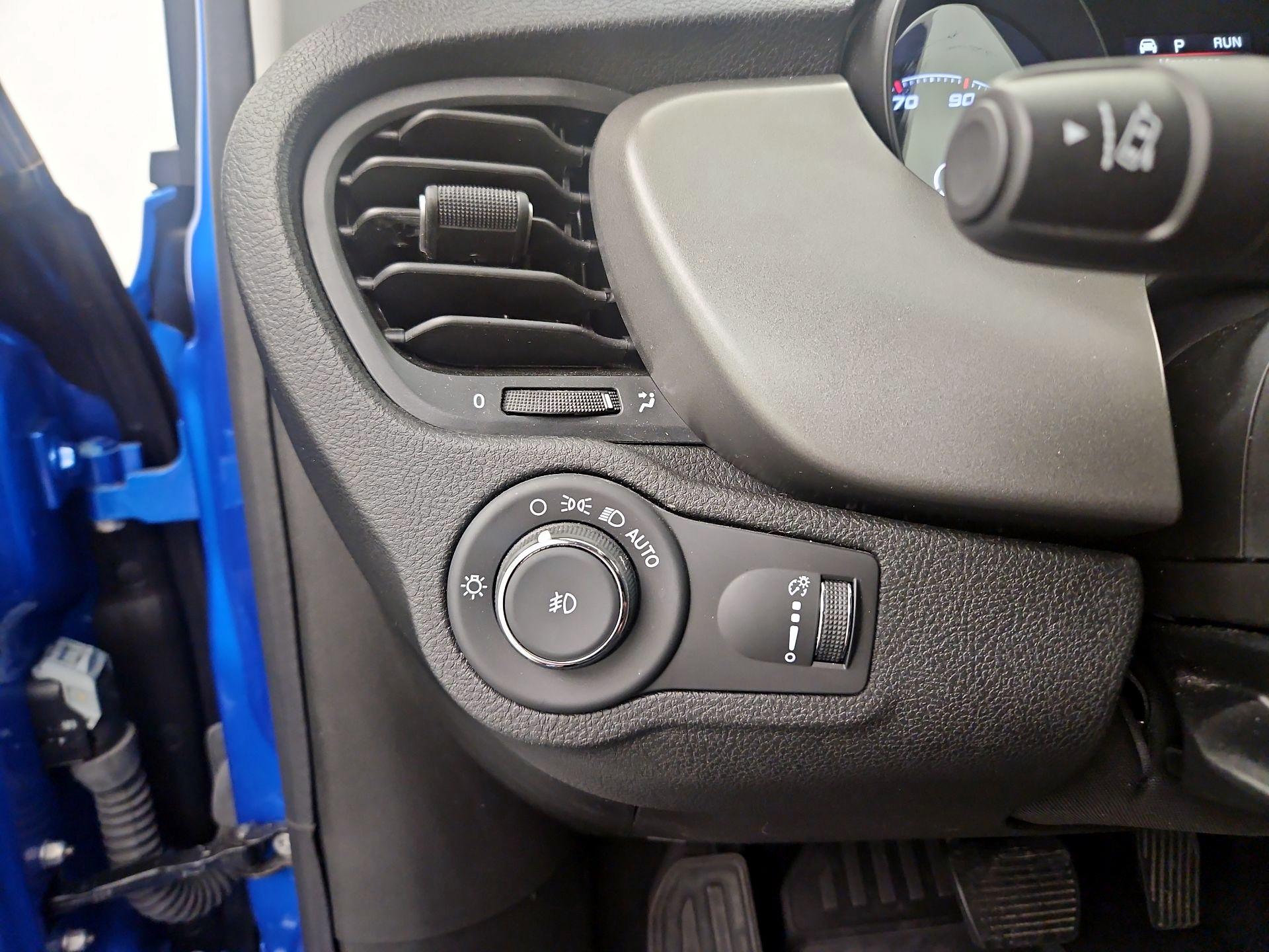 Thumbnail: 2023 Fiat 500X - 13