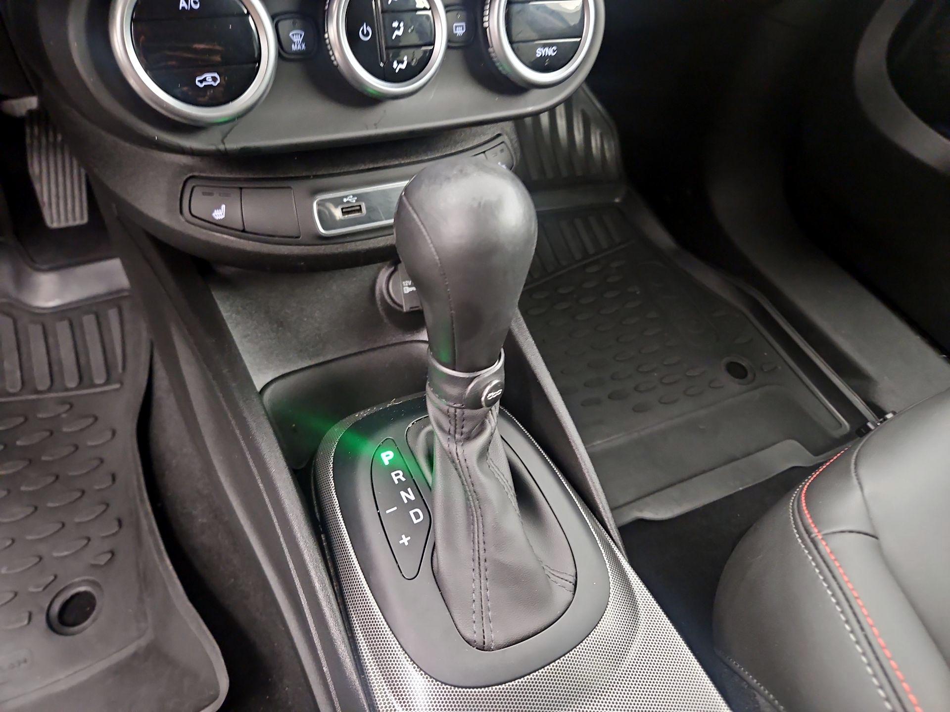 Thumbnail: 2023 Fiat 500X - 17
