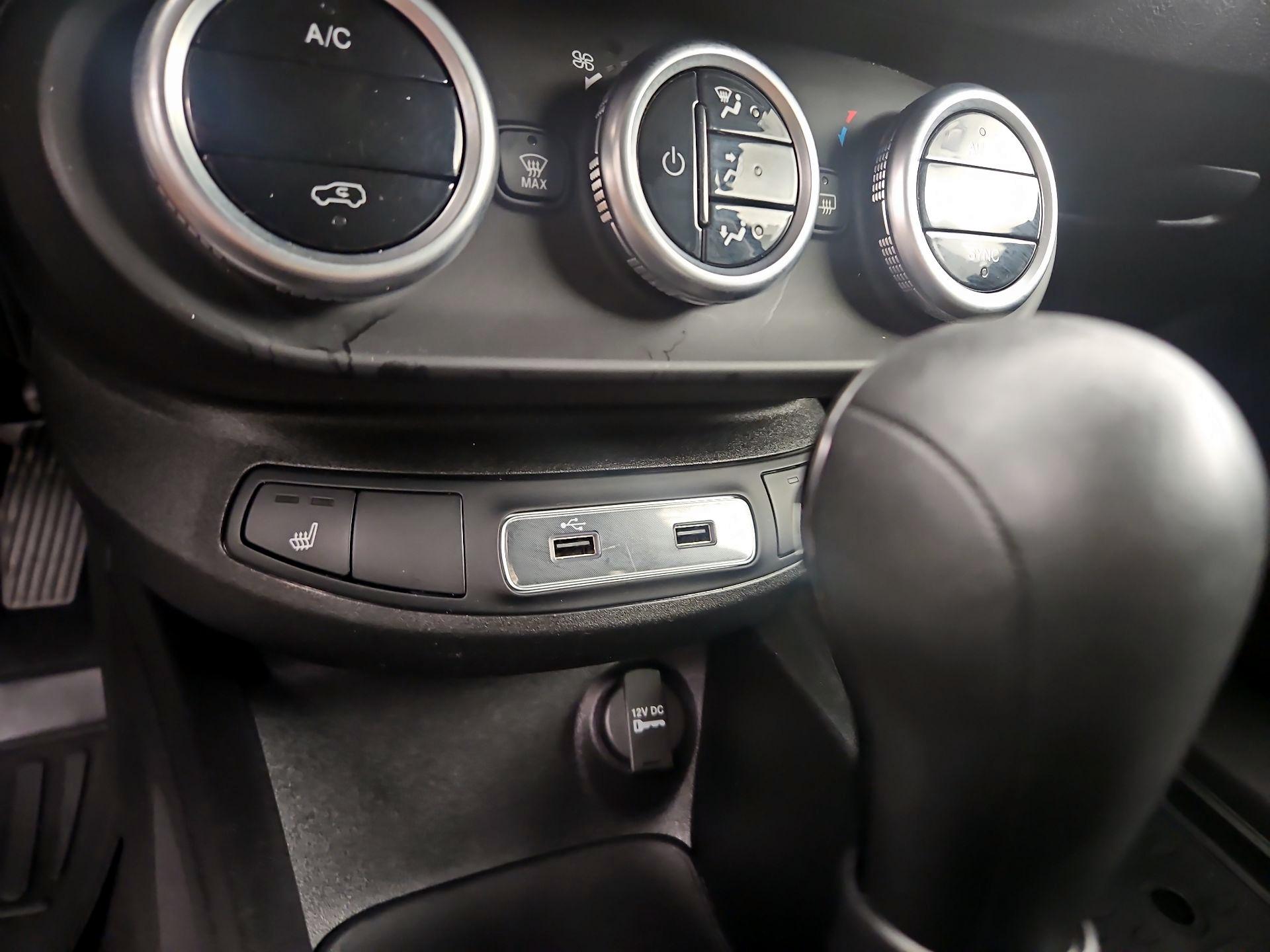 Thumbnail: 2023 Fiat 500X - 18