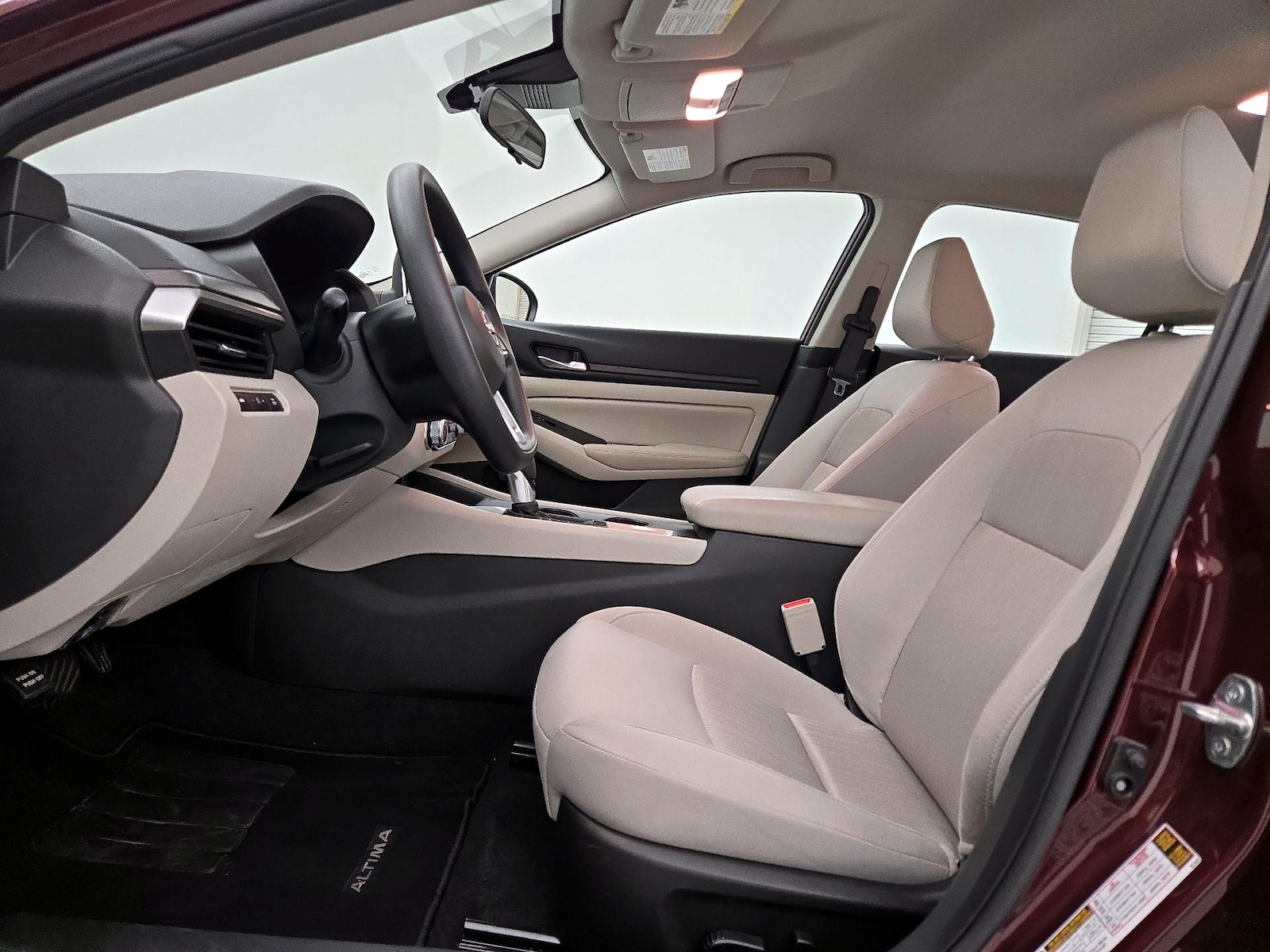 2025 Nissan Altima SV - Photo 12