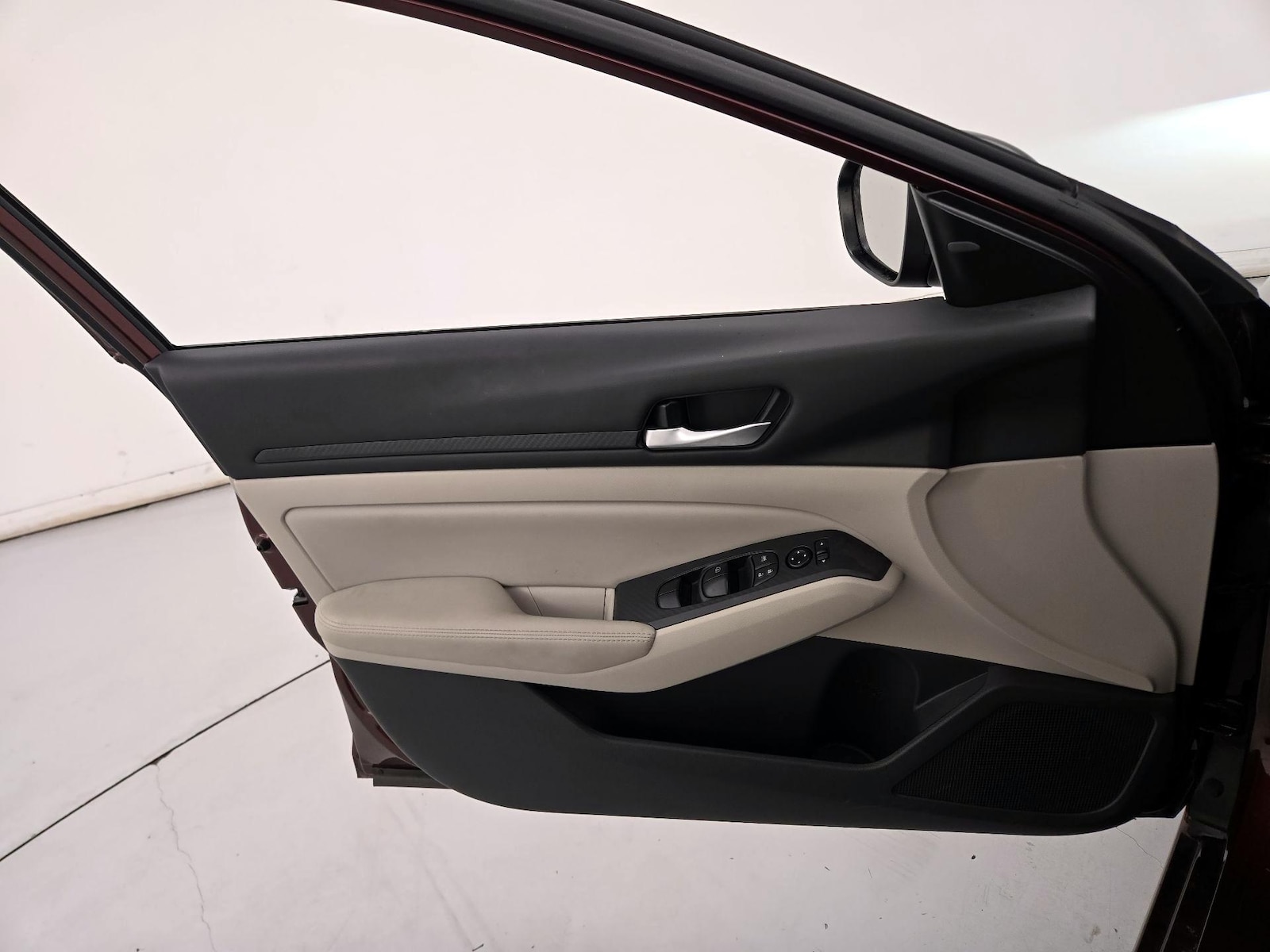 2025 Nissan Altima SV - Photo 13