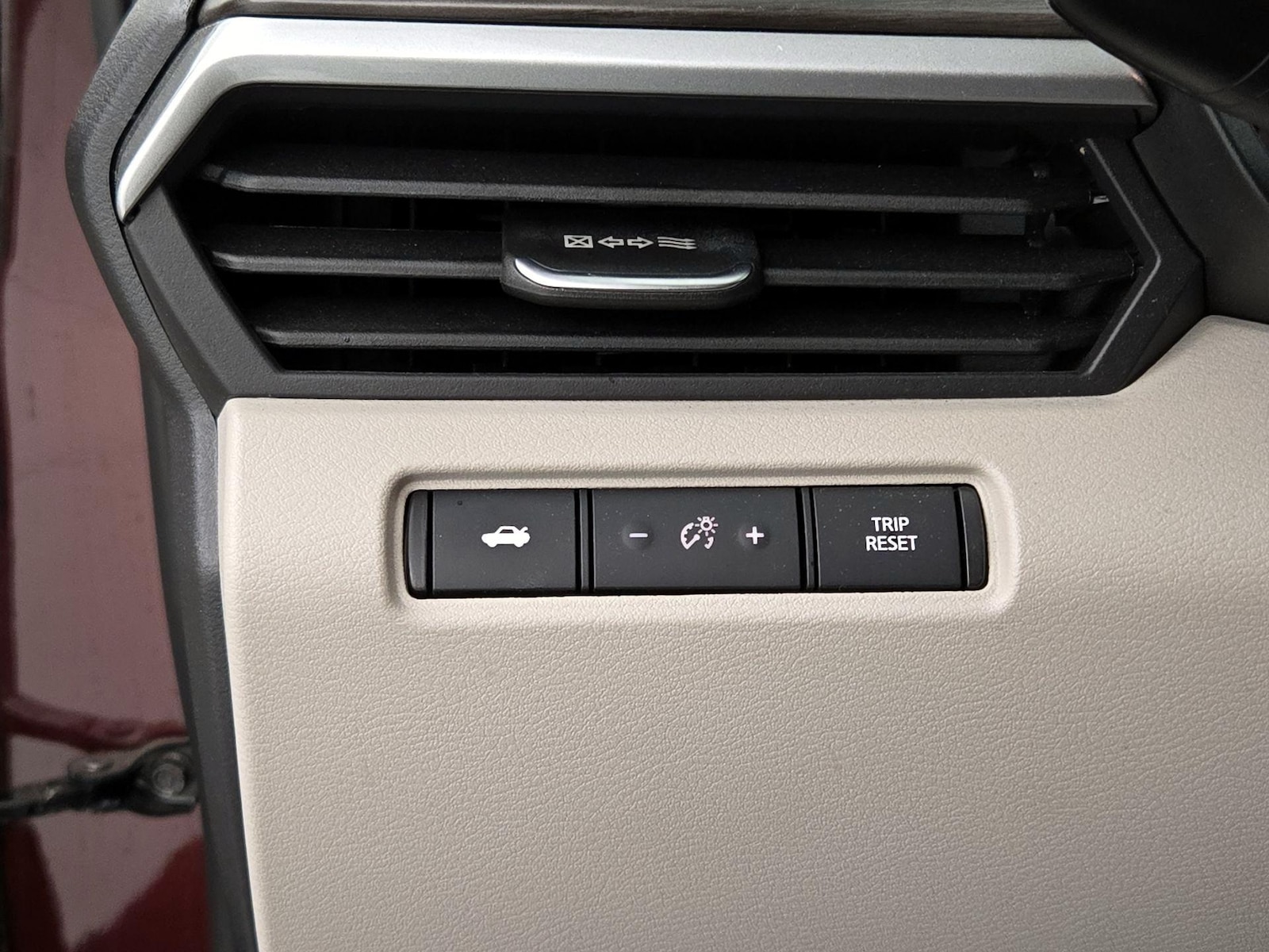 2025 Nissan Altima SV - Photo 14