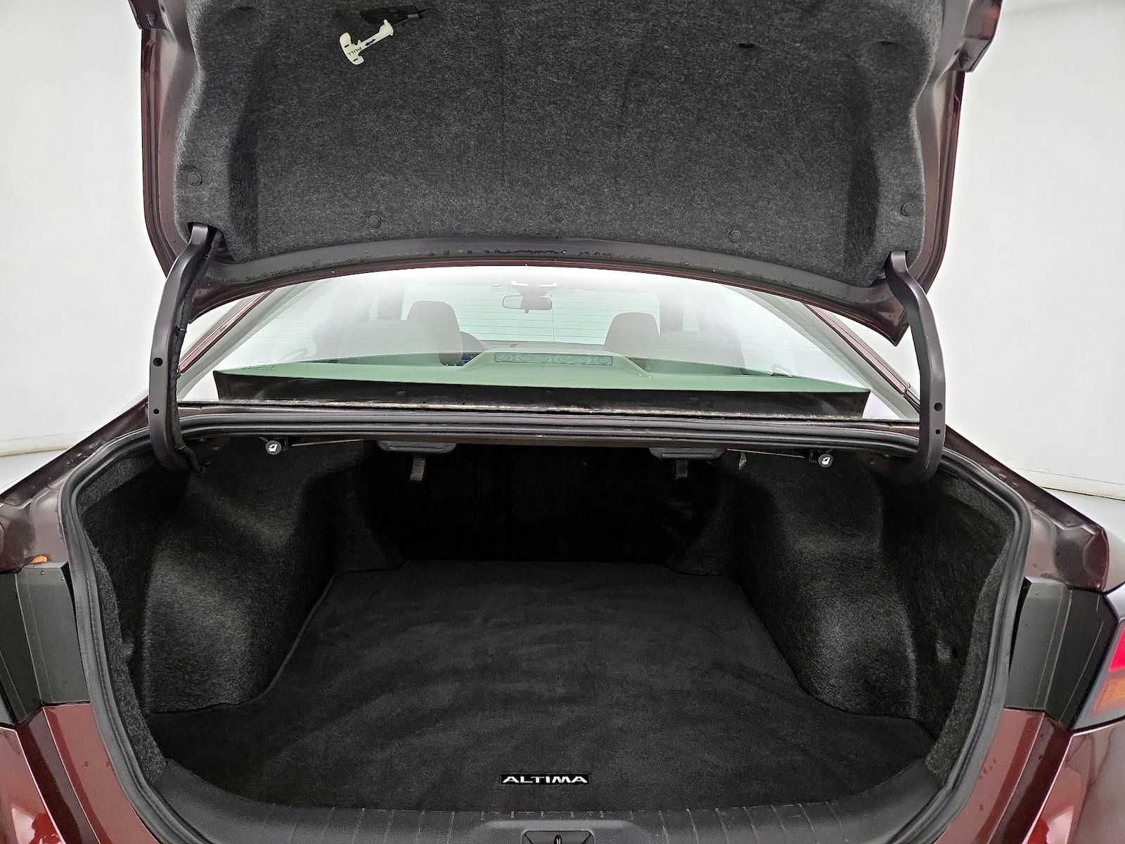 2025 Nissan Altima SV - Photo 21