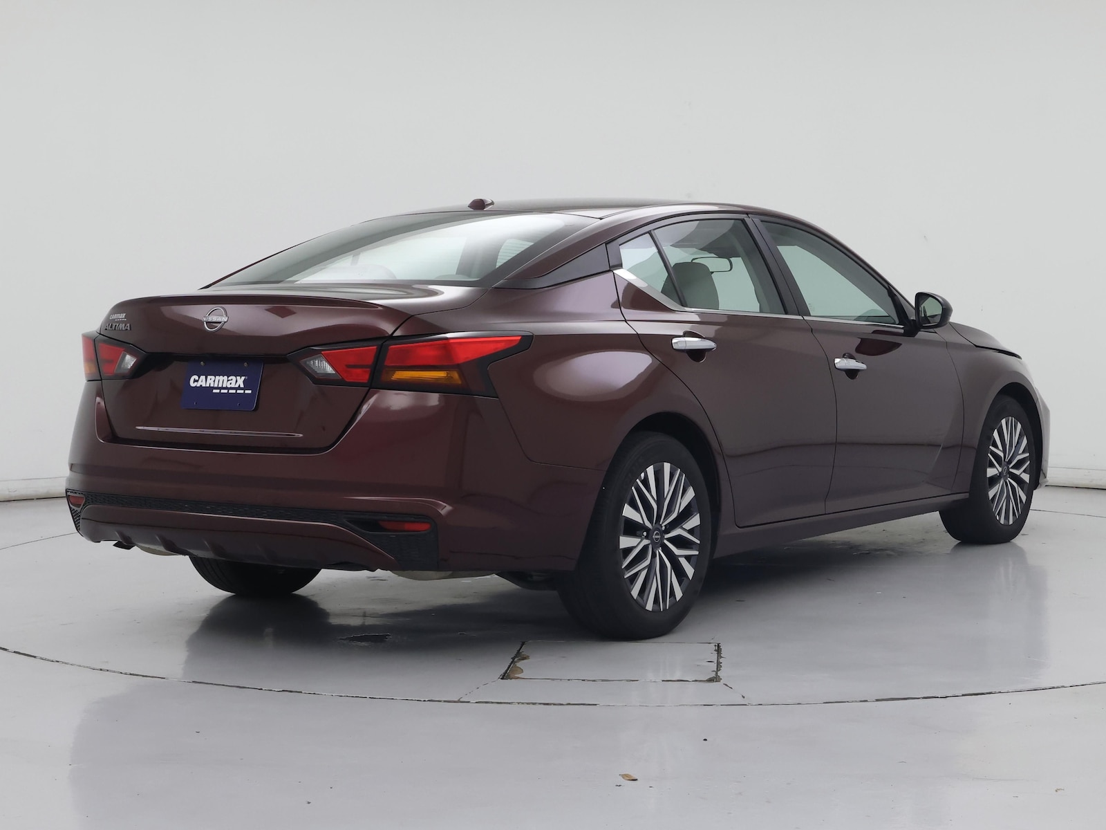2025 Nissan Altima SV - Photo 9