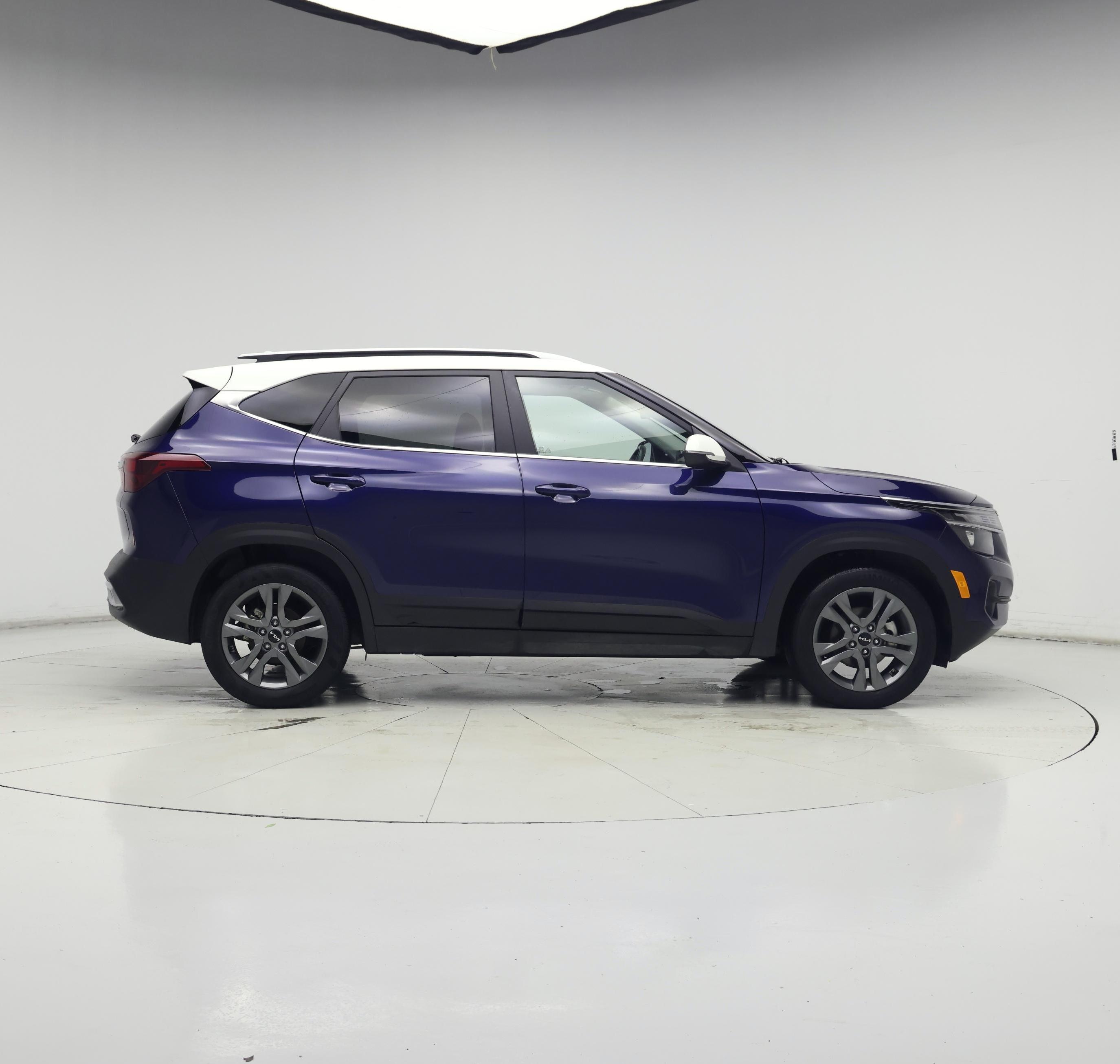 Thumbnail: 2023 Kia Seltos - 7