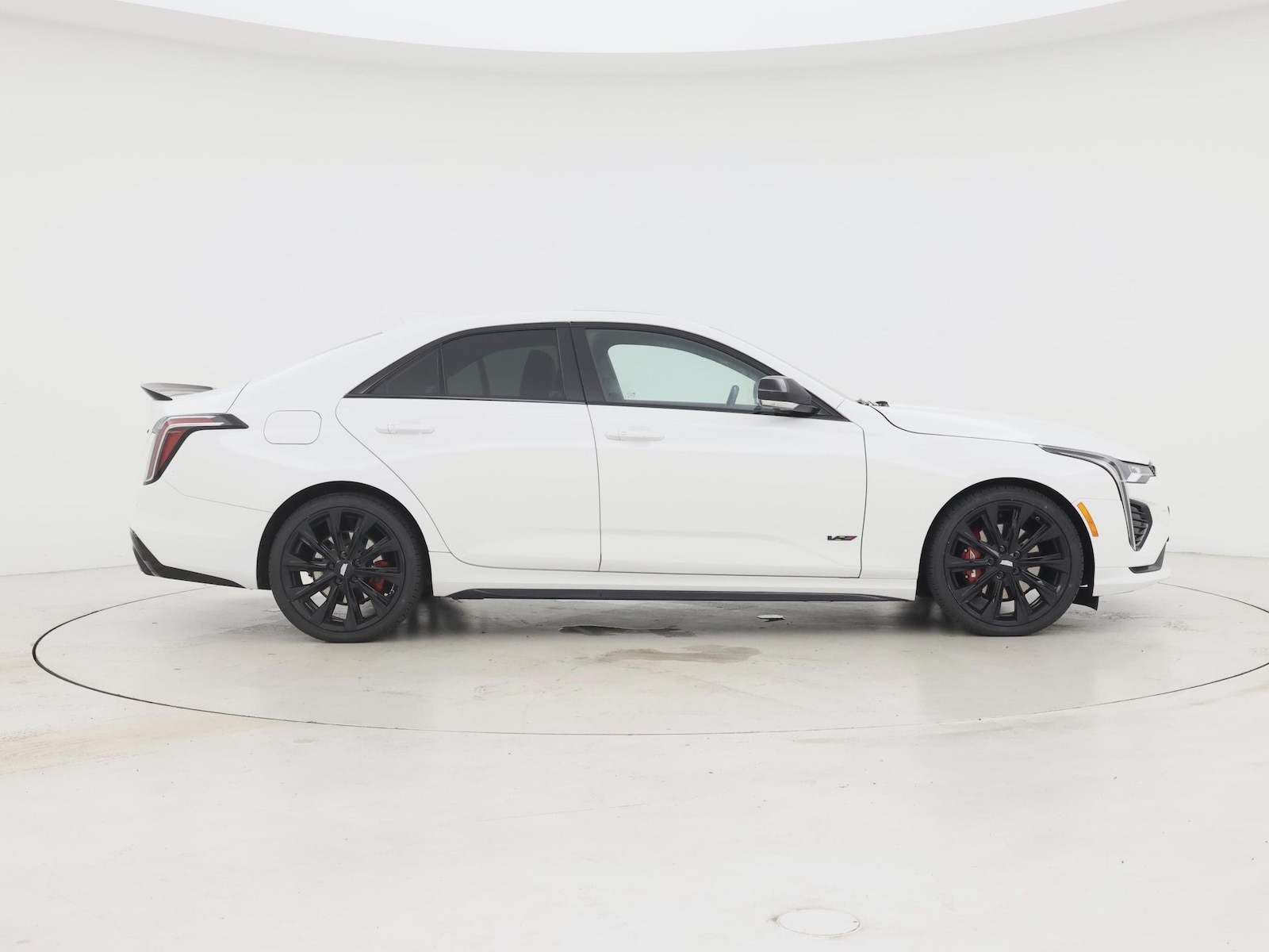 2024 Cadillac CT4 V-Series - Photo 8