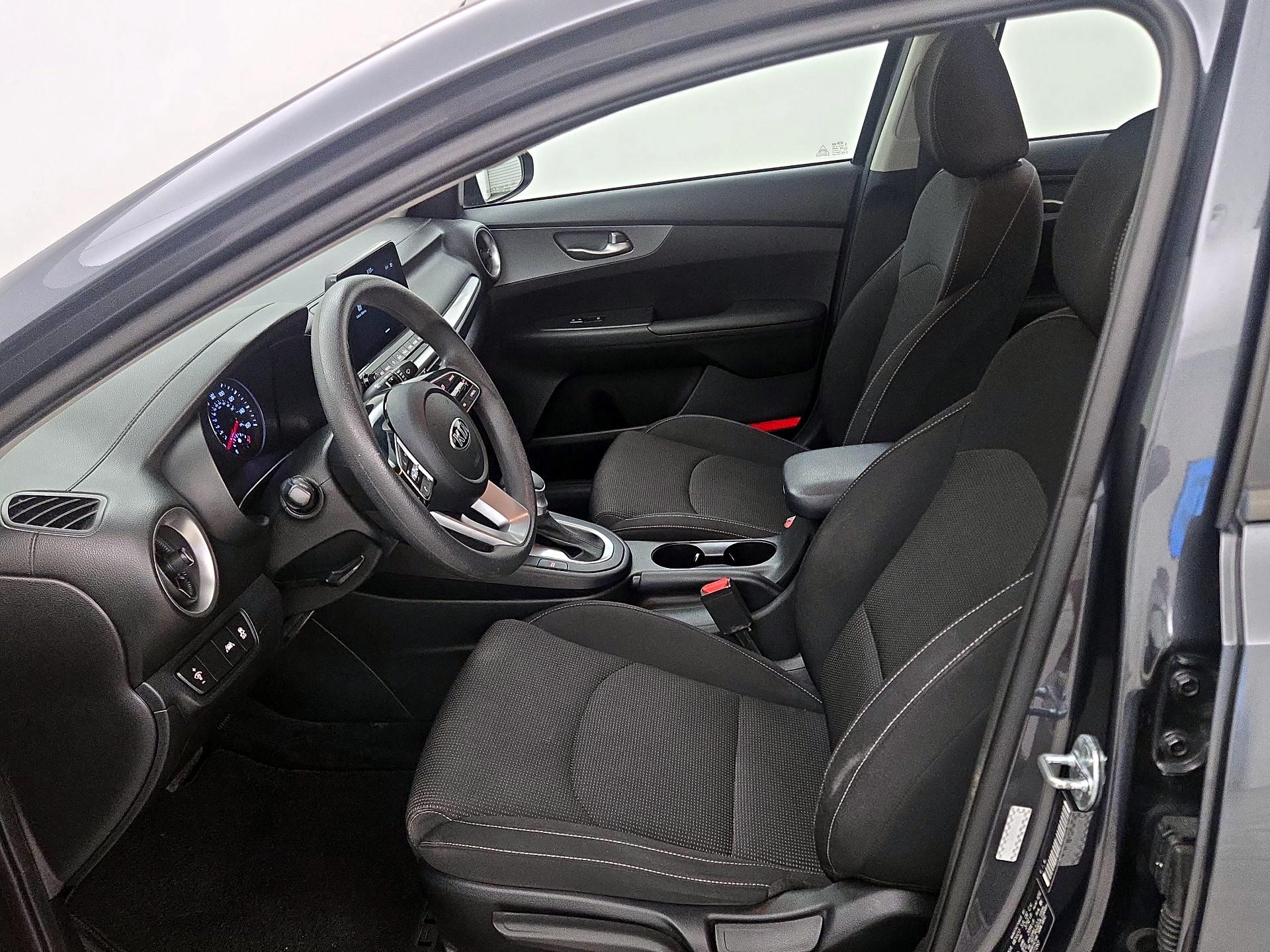 Thumbnail: 2021 Kia Forte - 11