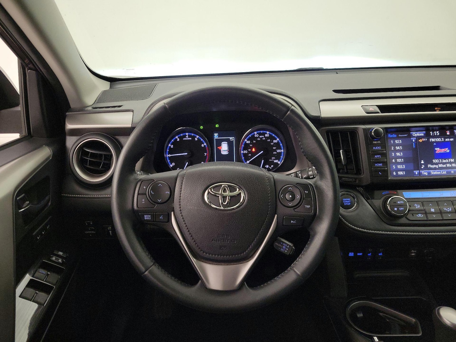 2016 Toyota RAV4 Limited - Photo 11