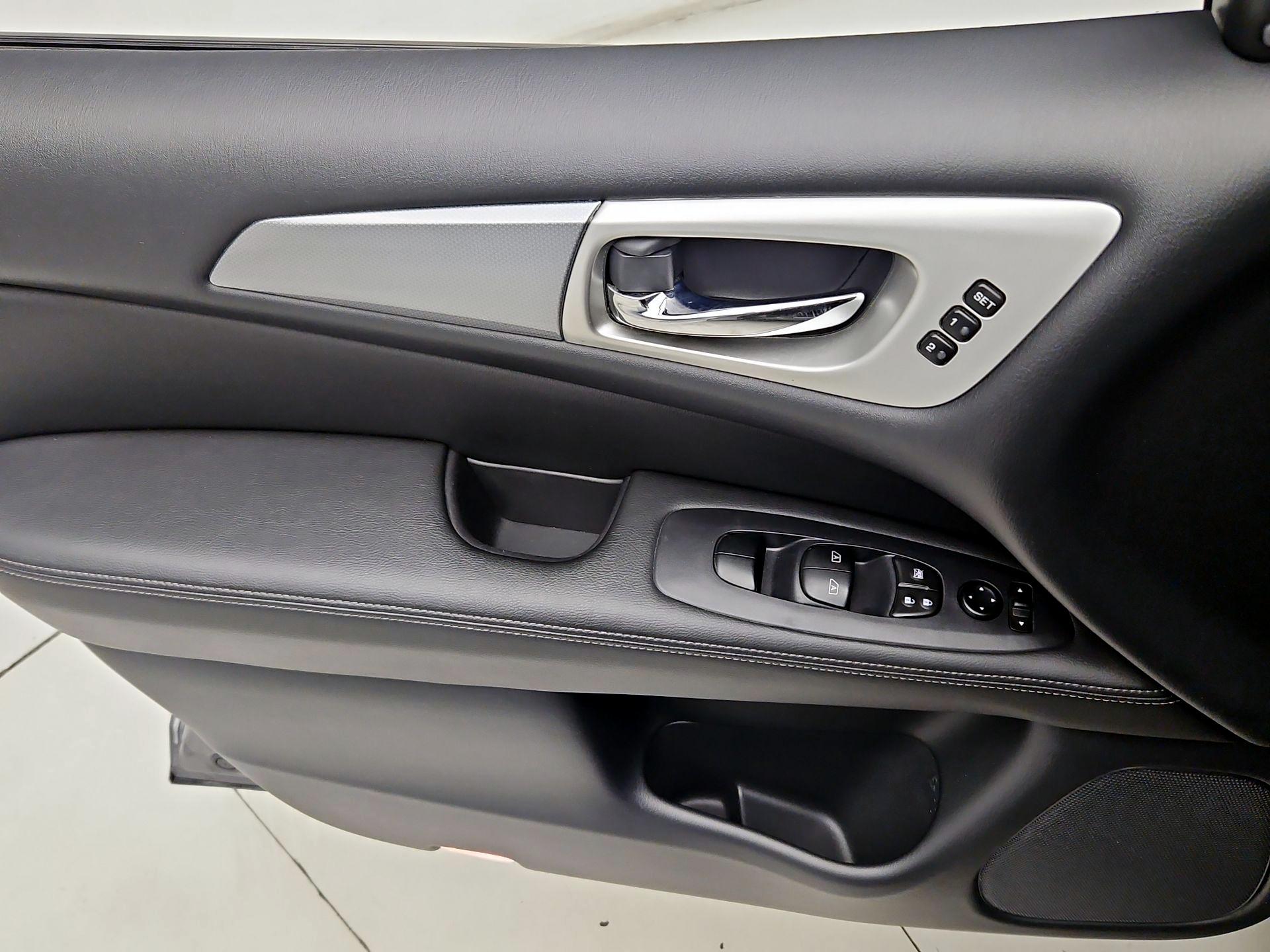 Thumbnail: 2020 Nissan Pathfinder - 12