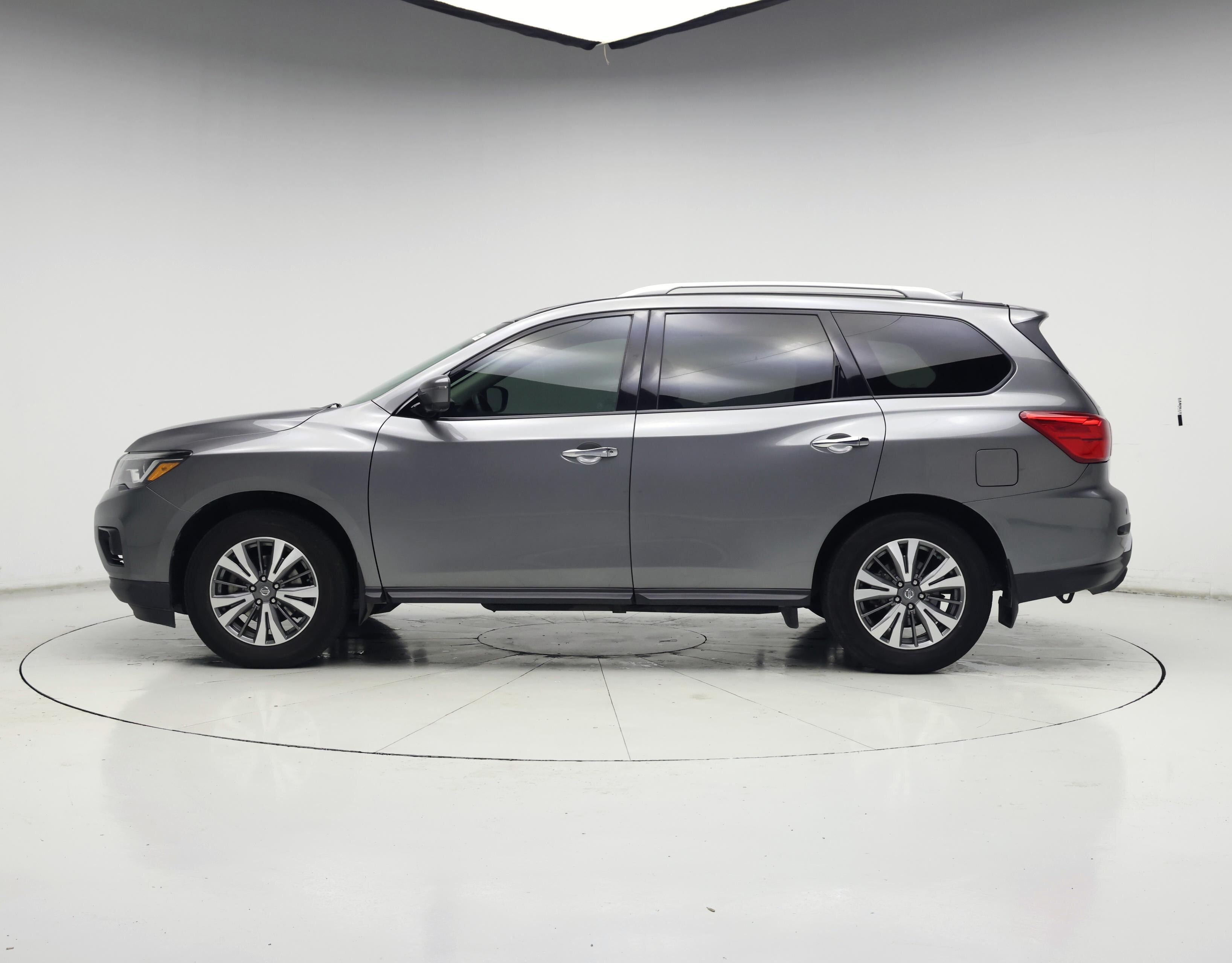 Thumbnail: 2020 Nissan Pathfinder - 3