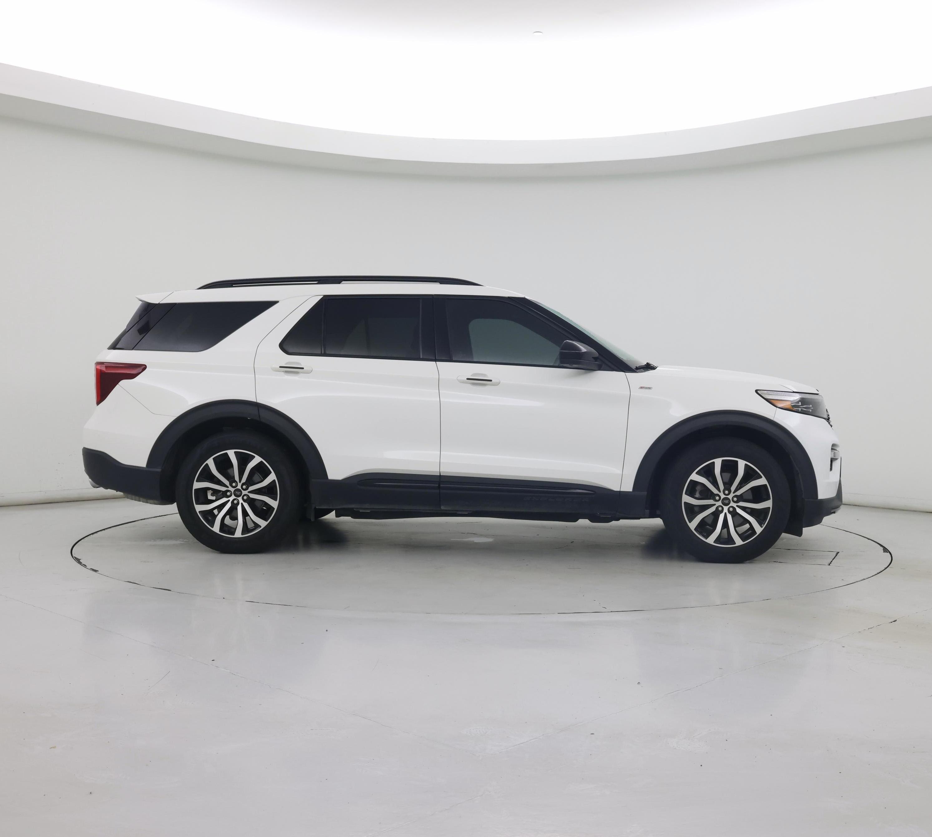 Thumbnail: 2022 Ford Explorer - 7