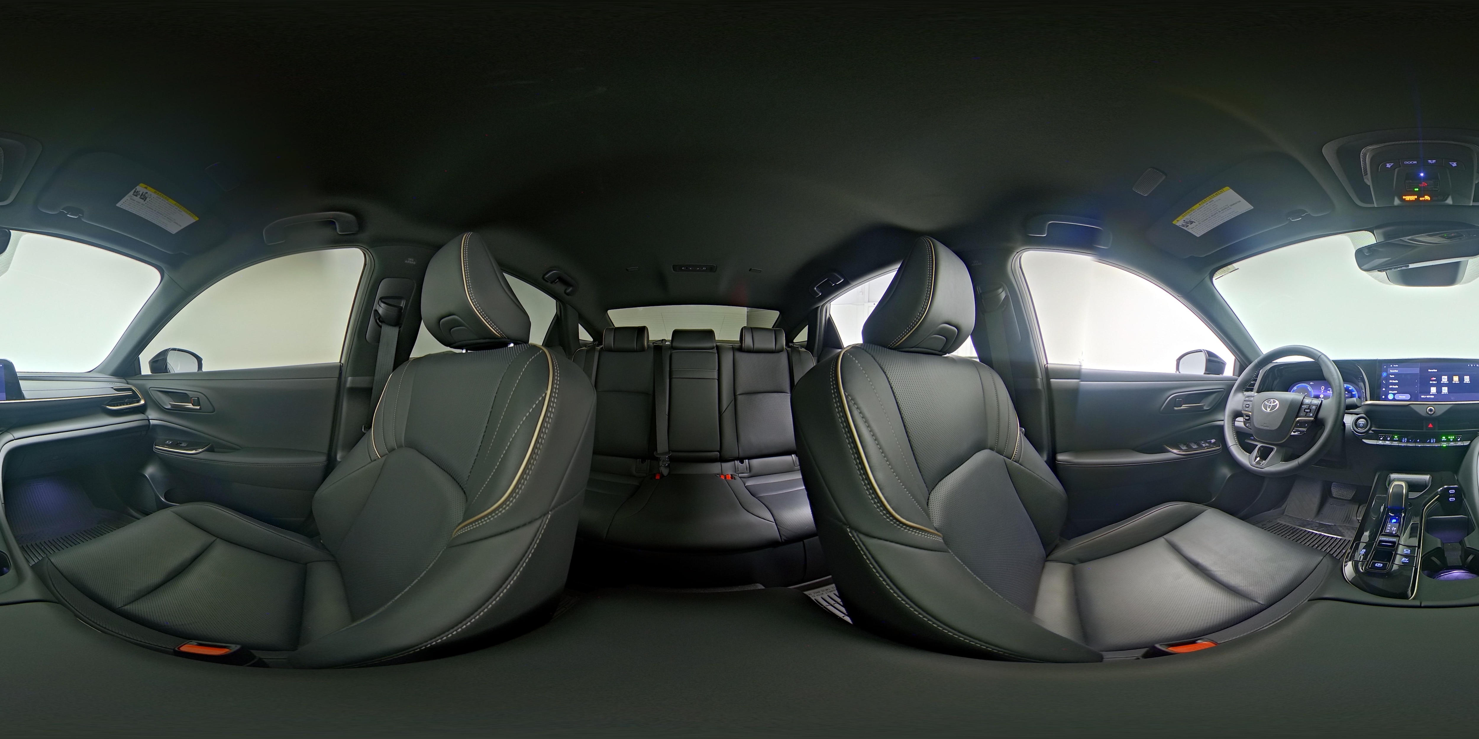 2026 Toyota Crown XLE - Photo 24
