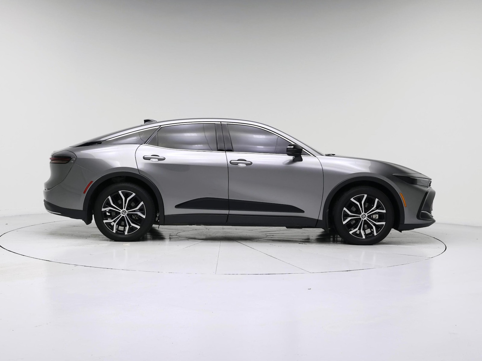 2026 Toyota Crown XLE - Photo 8
