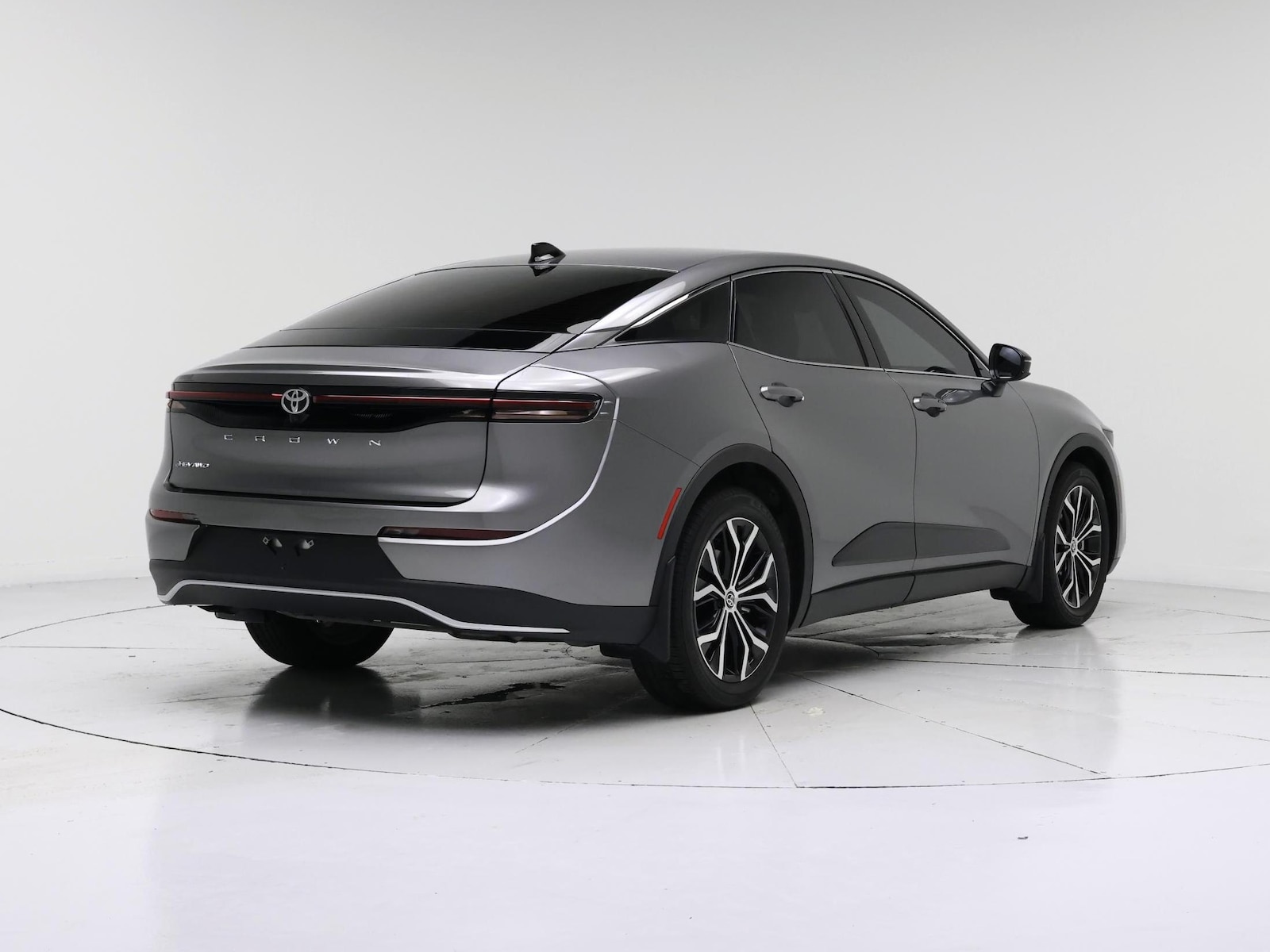 2026 Toyota Crown XLE - Photo 9