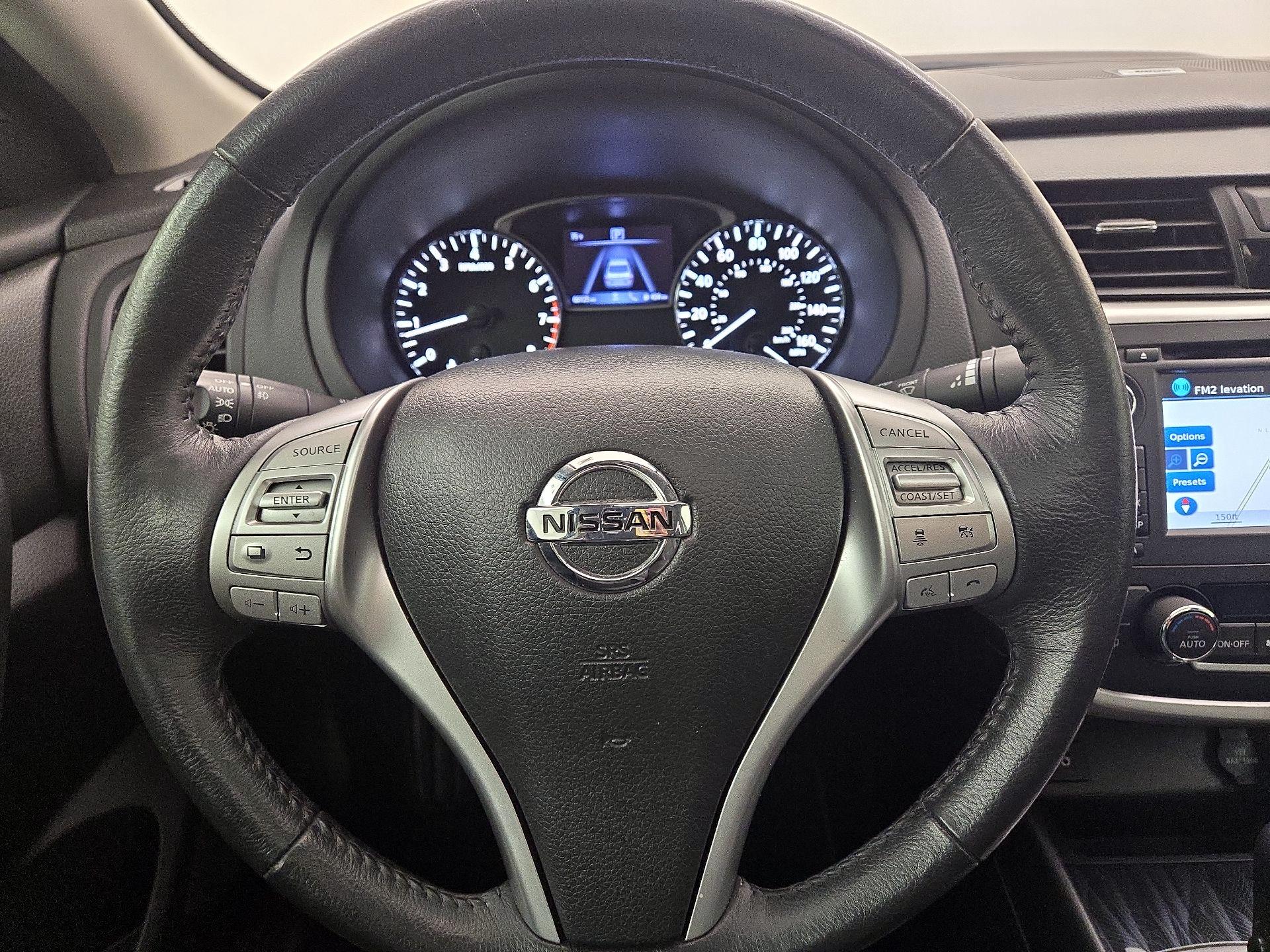 Thumbnail: 2016 Nissan Altima - 10