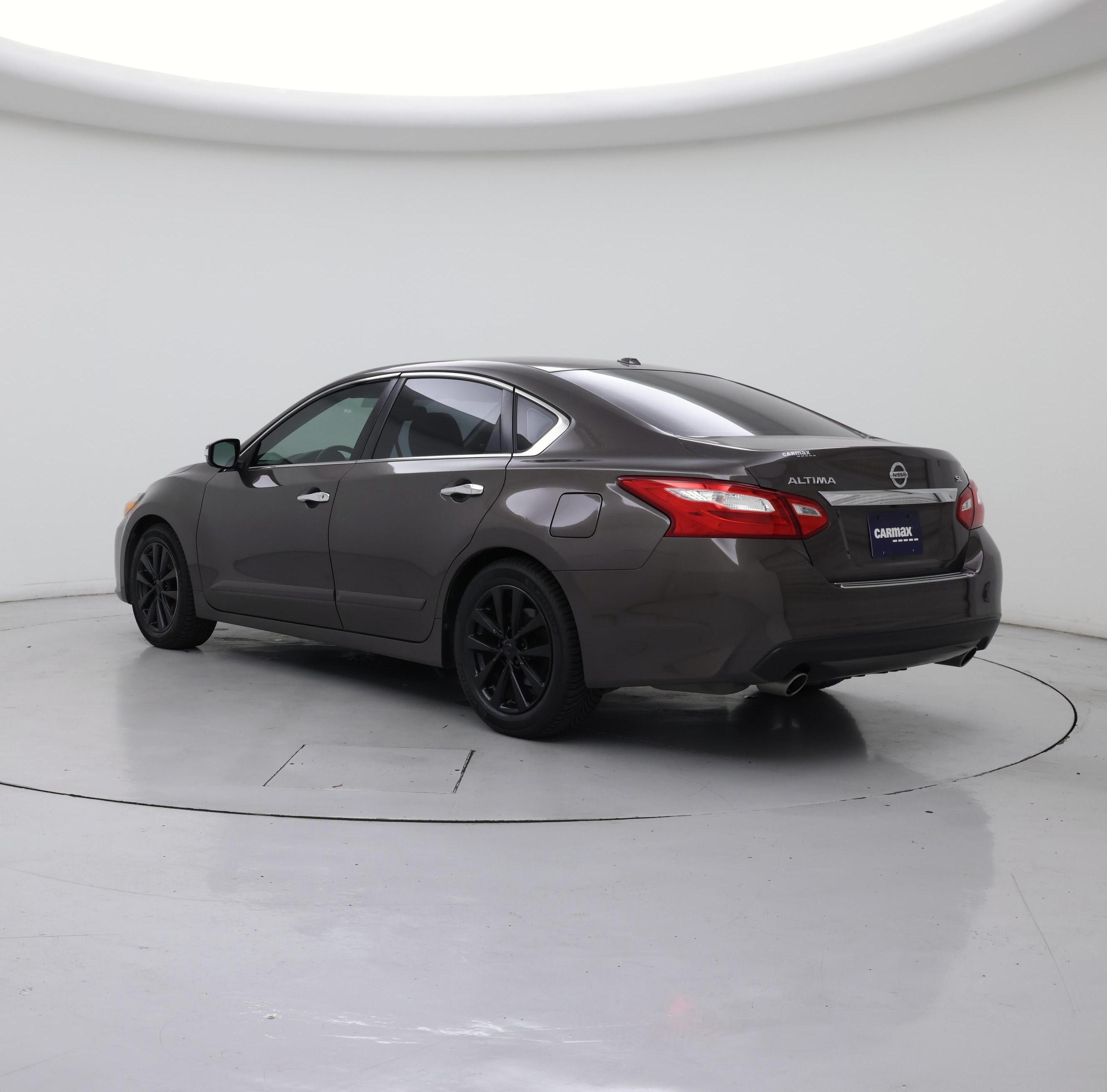 Thumbnail: 2016 Nissan Altima - 2
