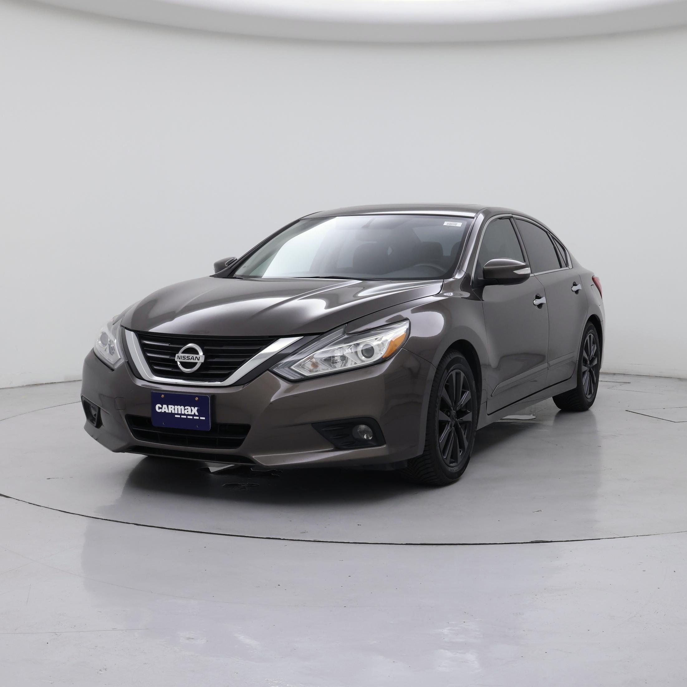 Thumbnail: 2016 Nissan Altima - 4