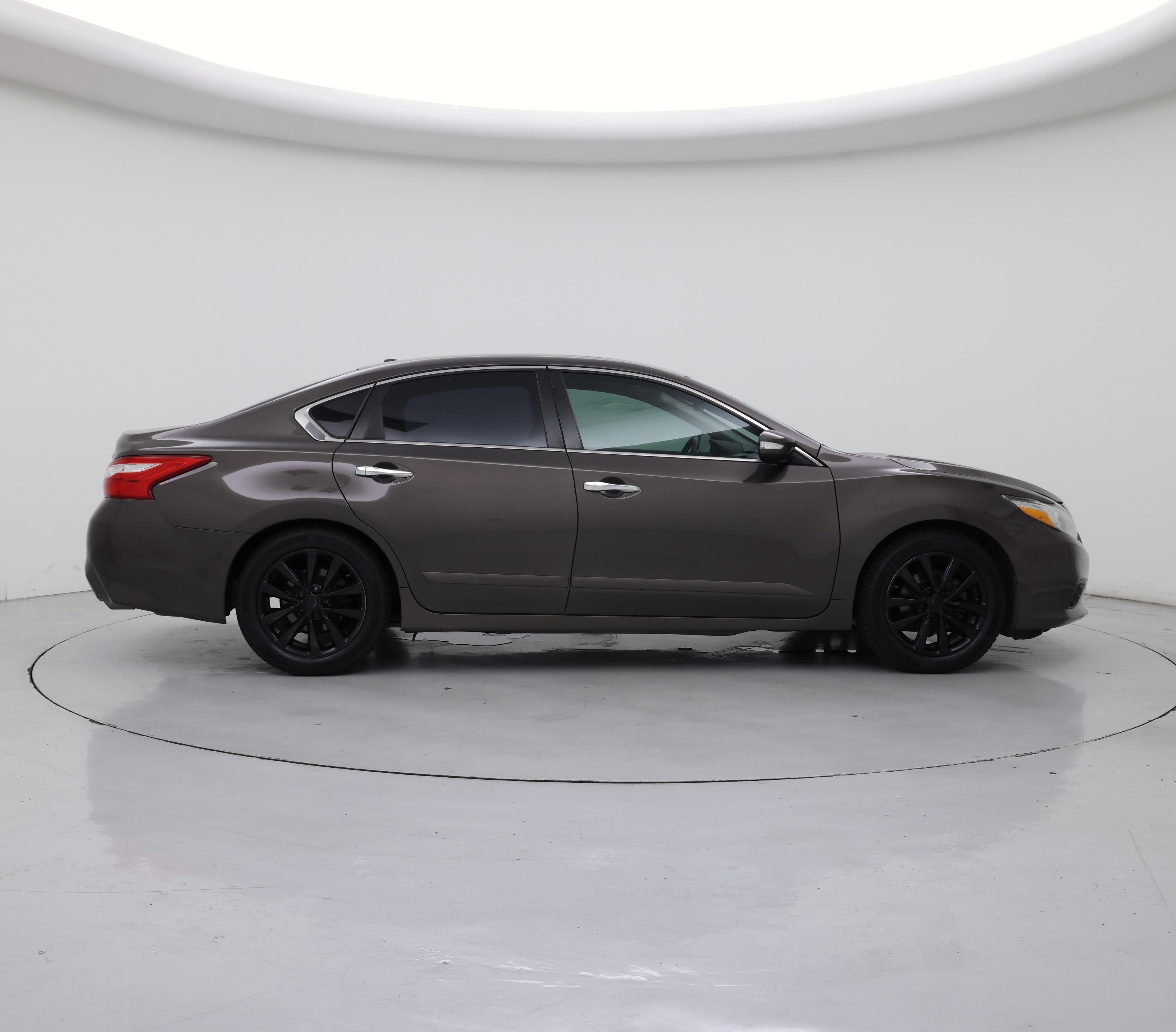 Thumbnail: 2016 Nissan Altima - 7