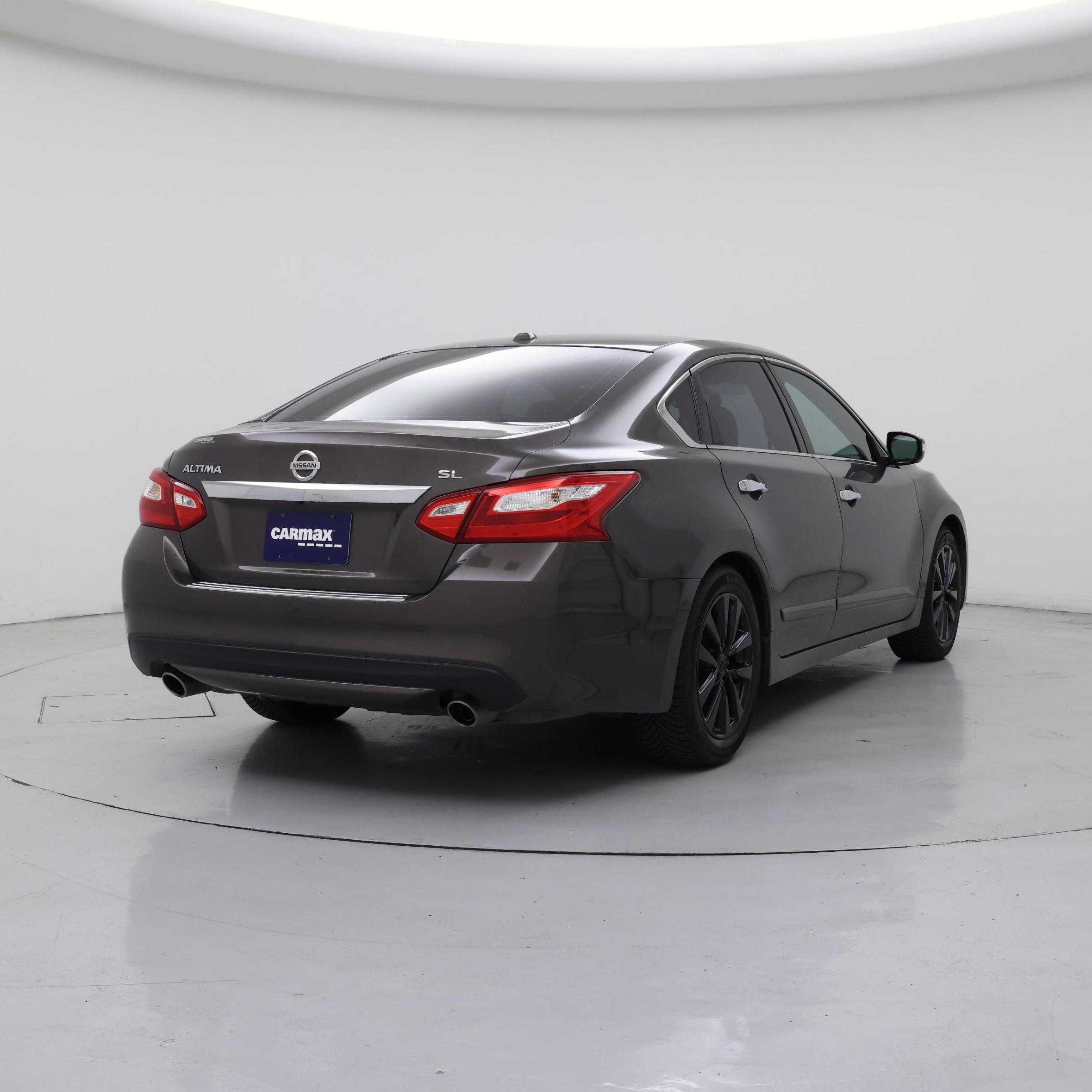Thumbnail: 2016 Nissan Altima - 8
