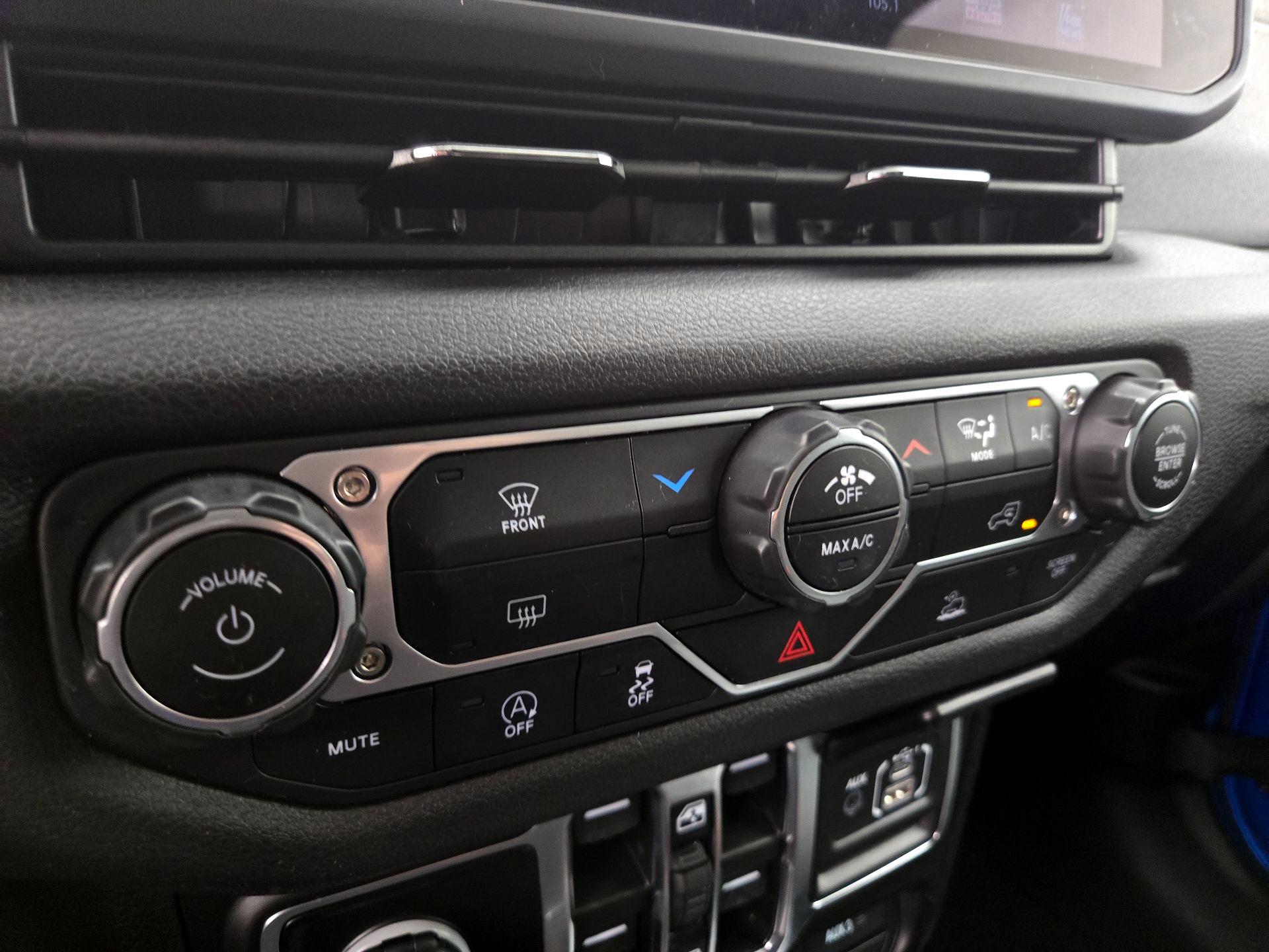 Thumbnail: 2025 Jeep Gladiator - 16