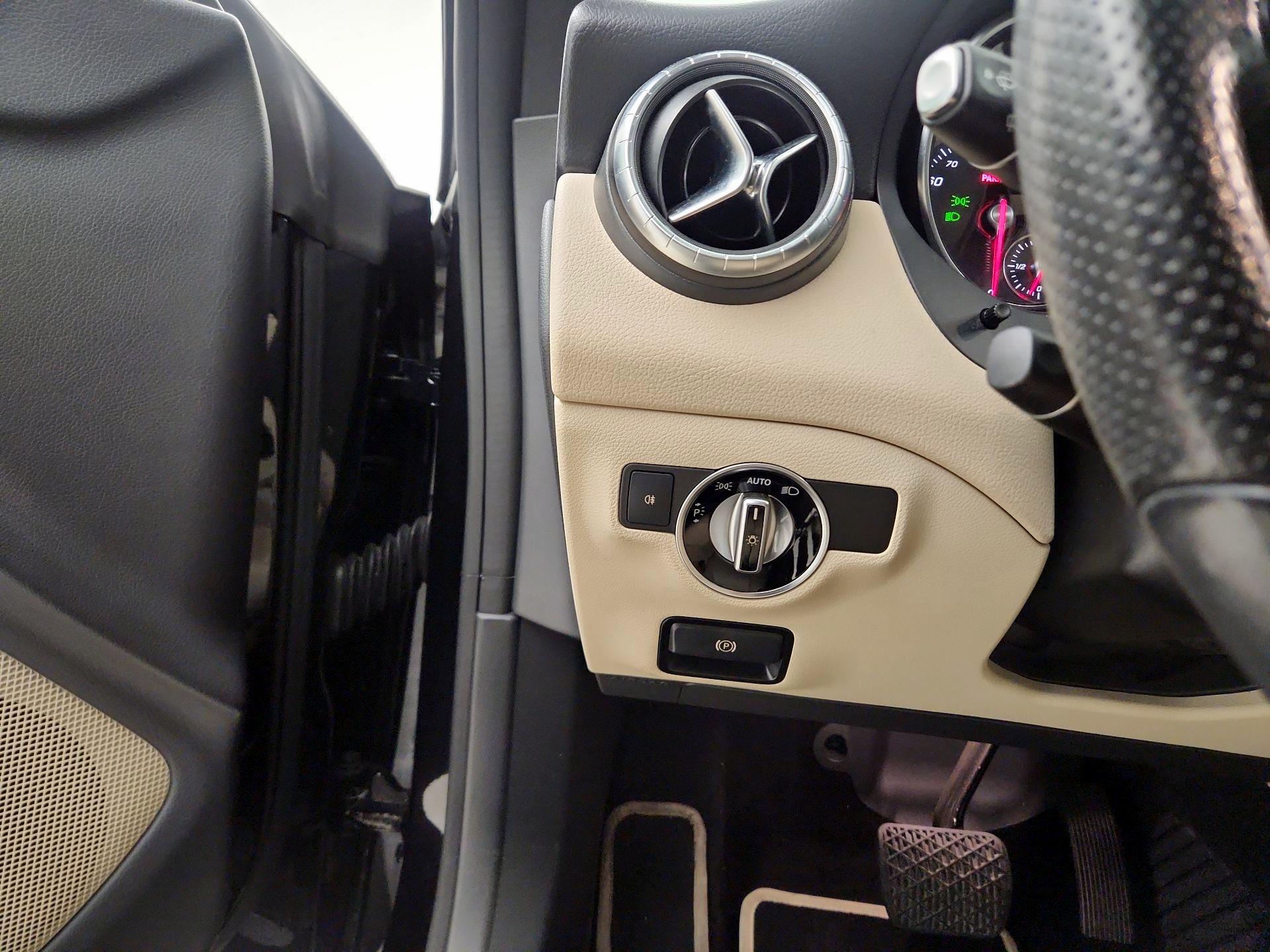 Thumbnail: 2019 Mercedes-Benz CLA - 11