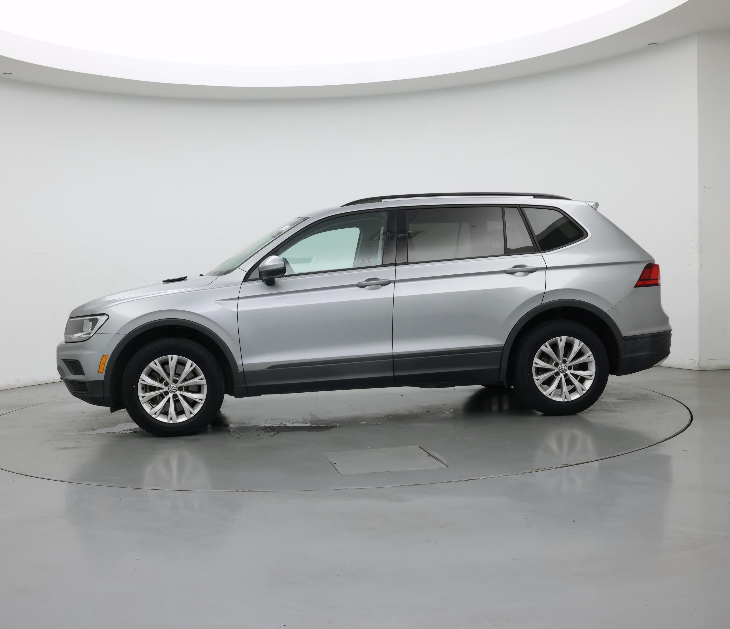 Thumbnail: 2020 Volkswagen Tiguan - 3