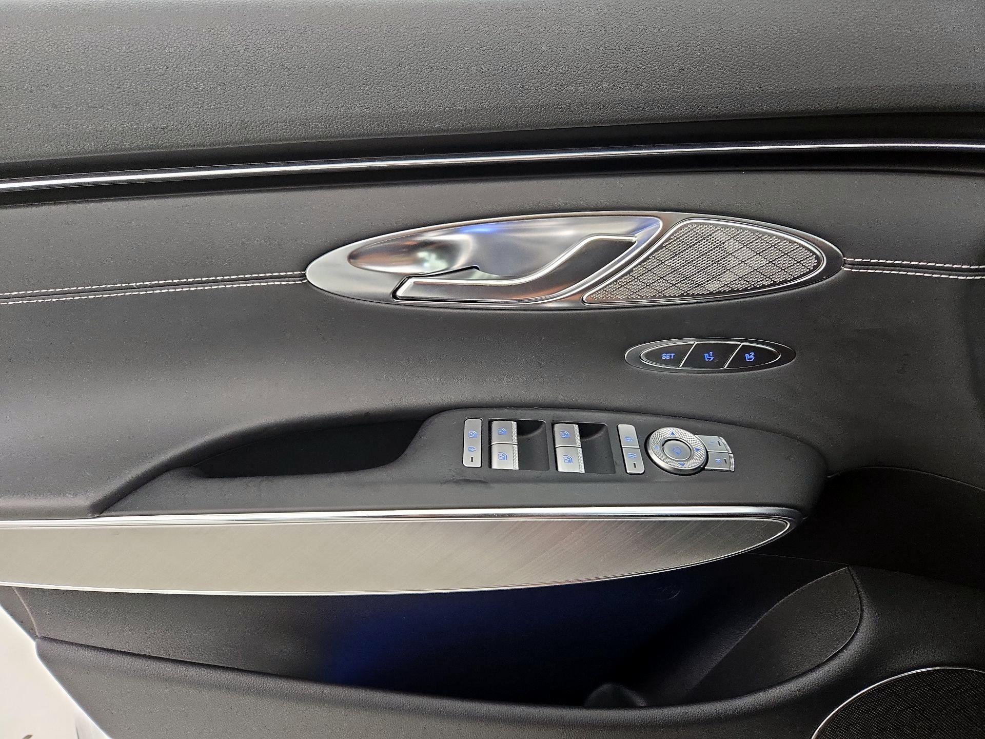 Thumbnail: 2024 Genesis GV70 - 12